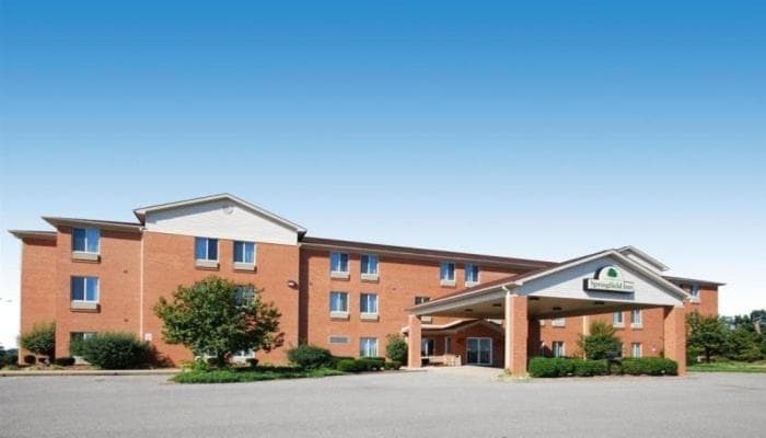 Springfield Inn interior in Springfield, KY — gallery photo 2