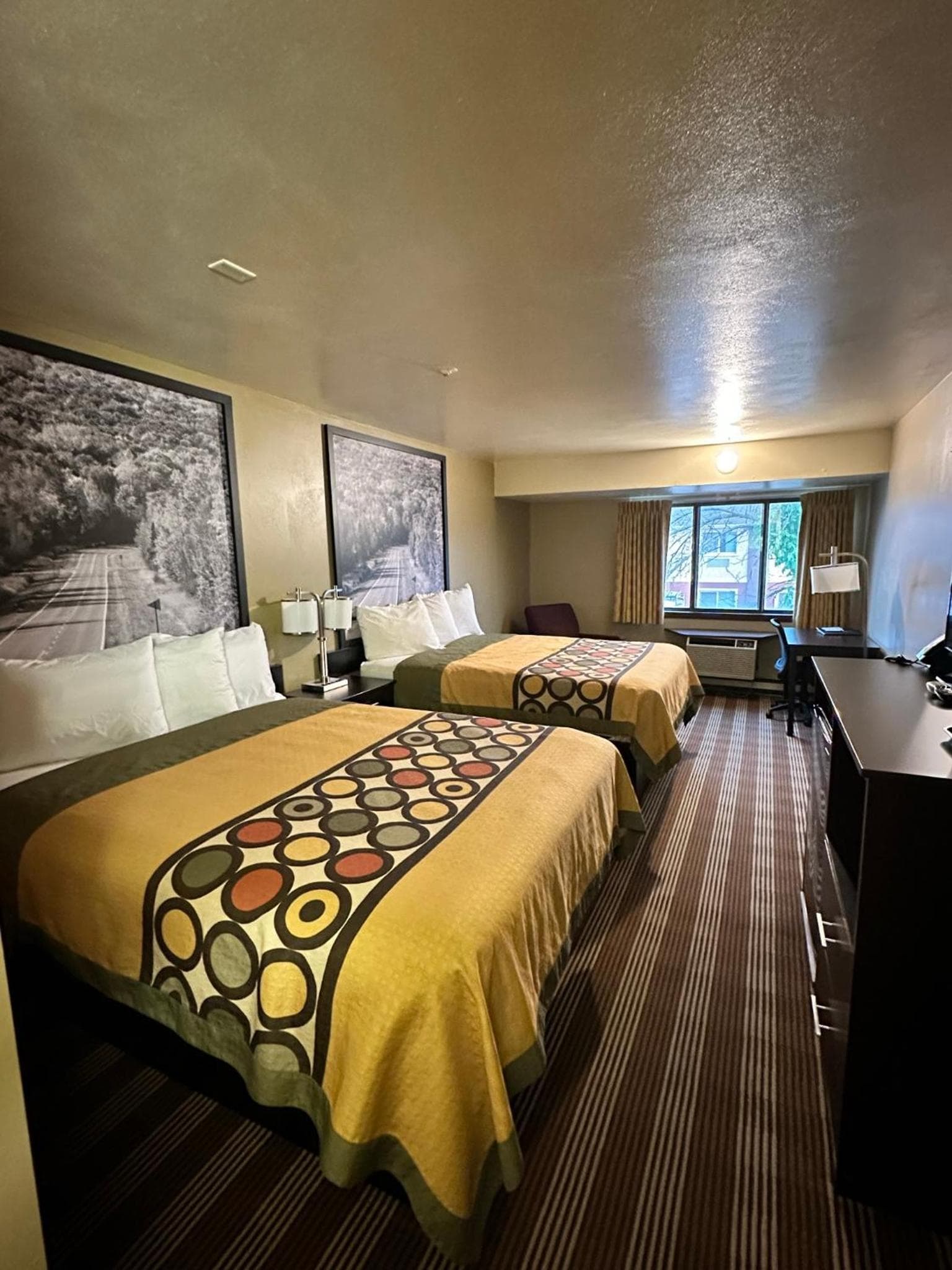 Super 8 by Wyndham Eau Claire WI interior in Eau Claire, WI — gallery photo 2