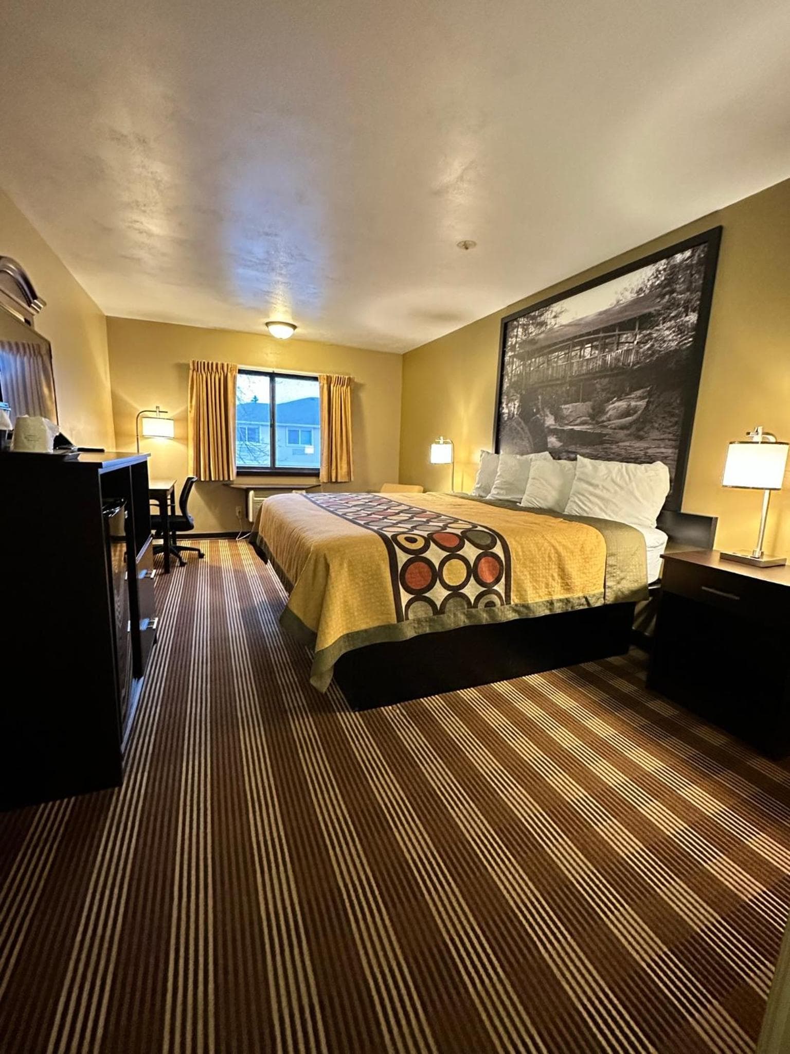 Super 8 by Wyndham Eau Claire WI gallery photo in Eau Claire, WI — image 9