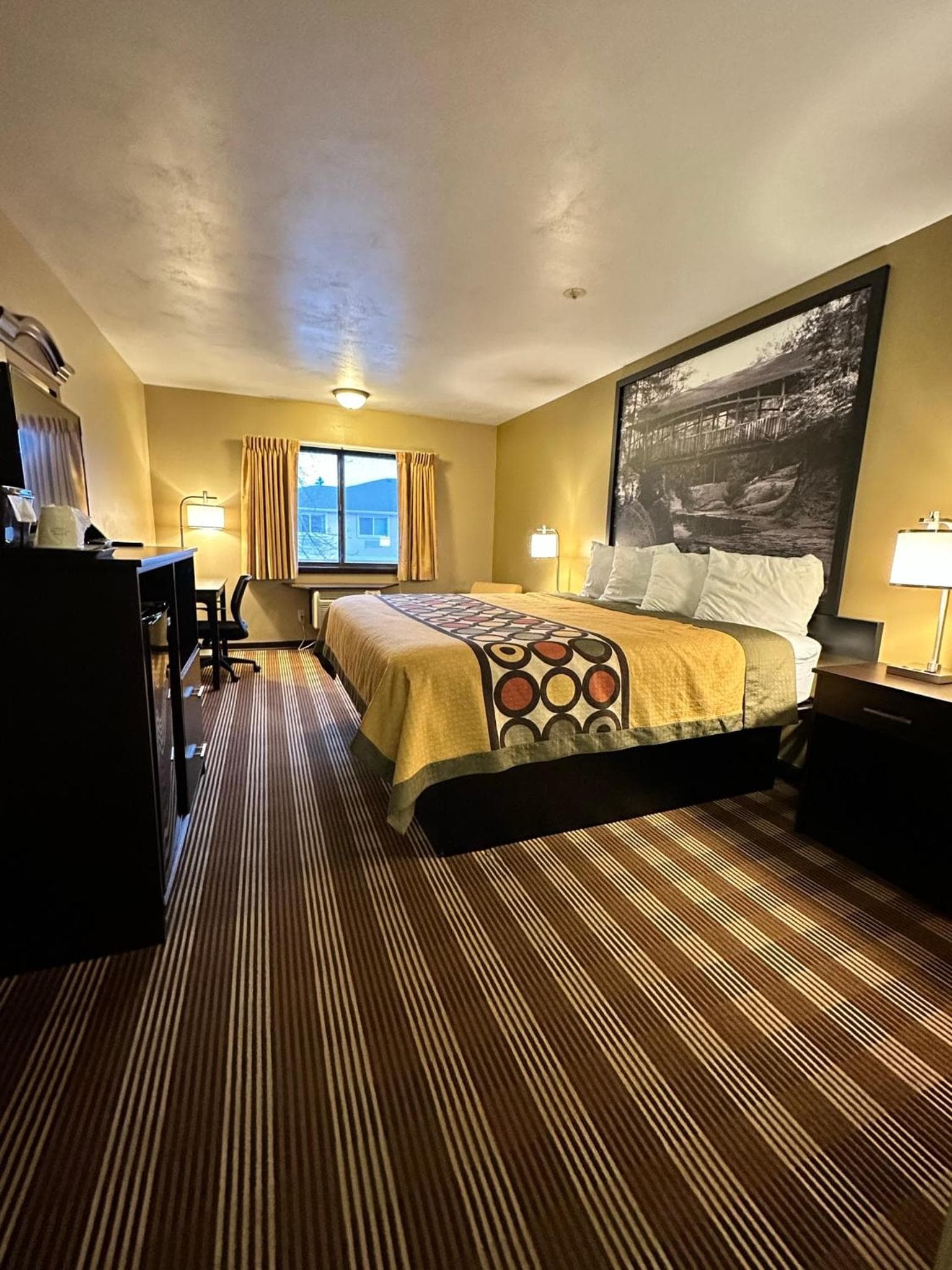 Super 8 by Wyndham Eau Claire WI gallery photo in Eau Claire, WI — image 25