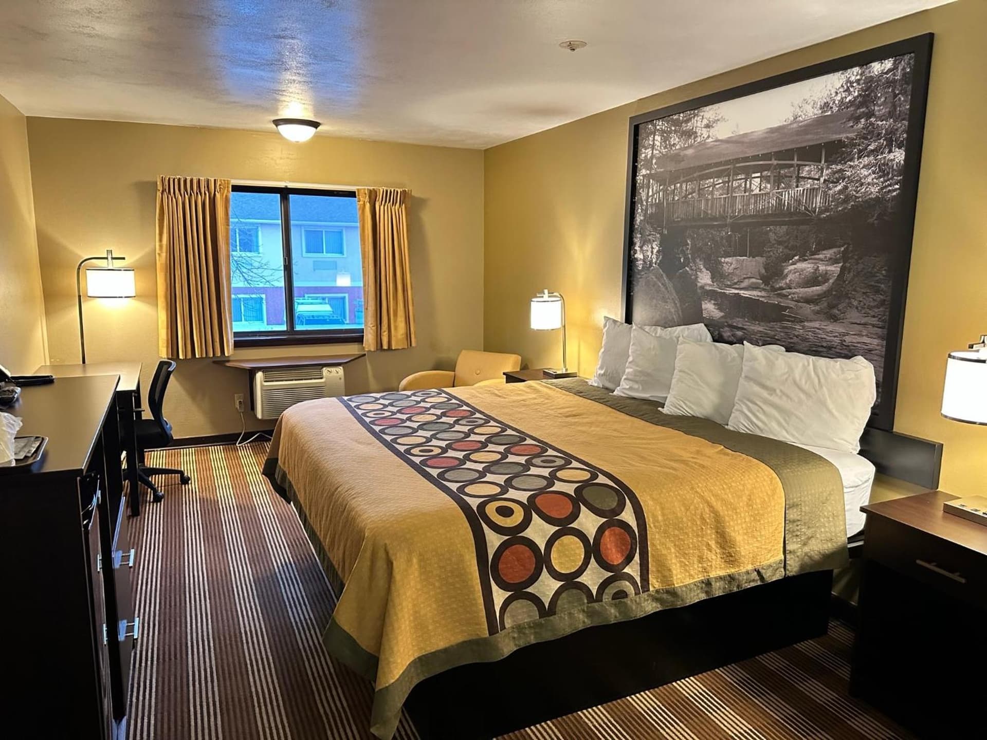 Super 8 by Wyndham Eau Claire WI gallery photo in Eau Claire, WI — image 32
