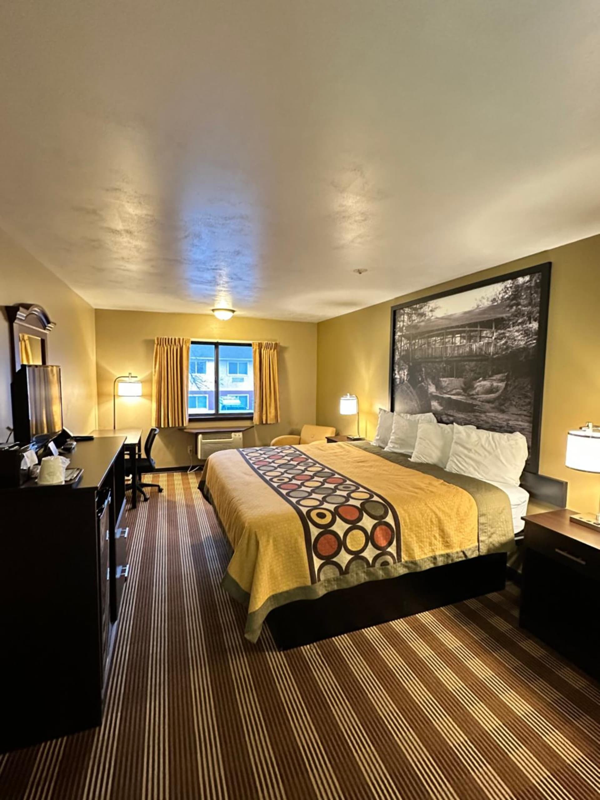Super 8 by Wyndham Eau Claire WI gallery photo in Eau Claire, WI — image 6