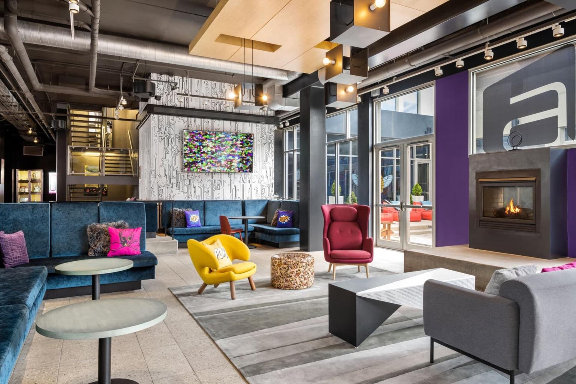 Aloft Chicago O'Hare interior in Rosemont, IL — gallery photo 2
