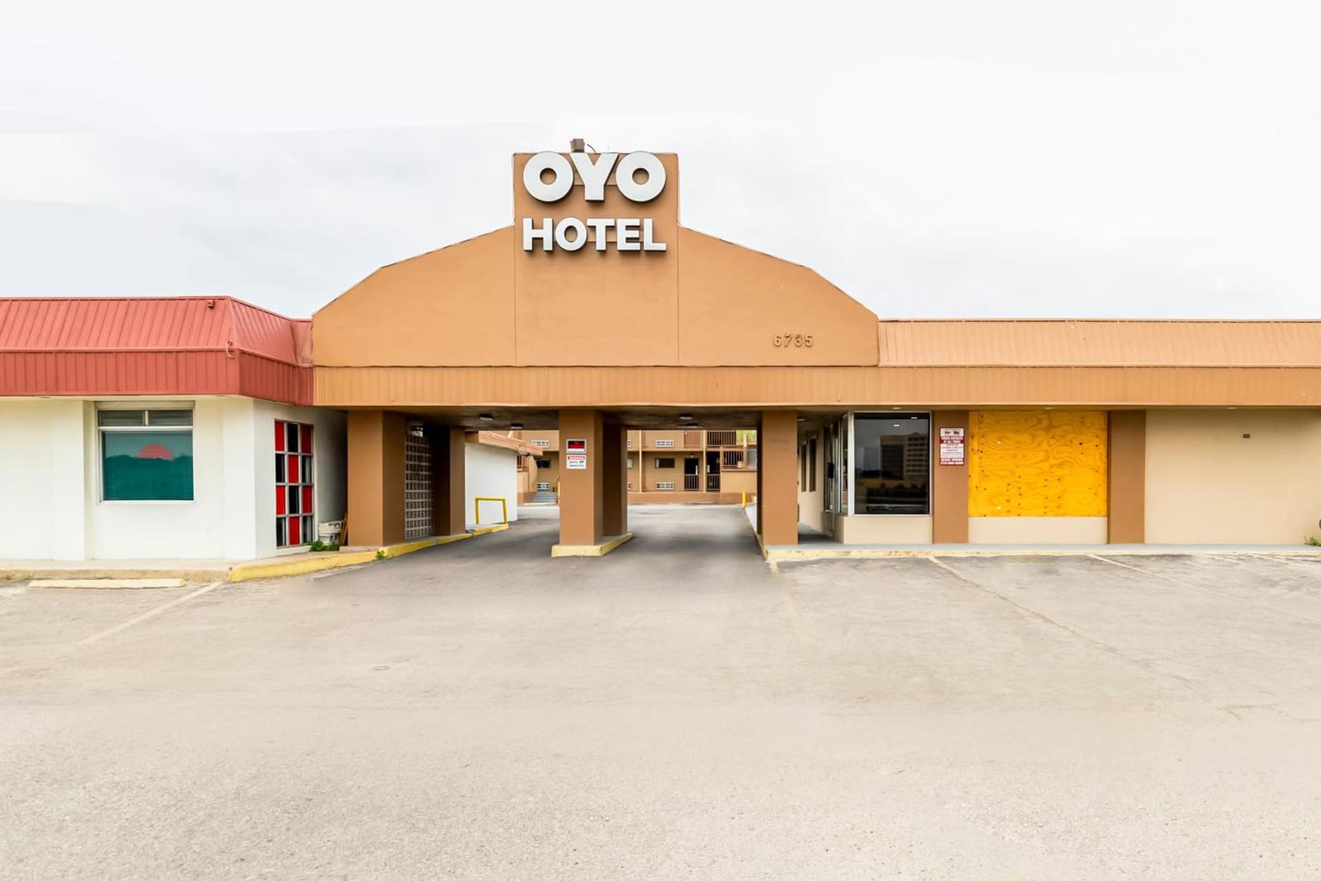 Oyo Hotel San Antonio Lackland AFB Seaworld Hwy 90 W featured exterior or lobby in San Antonio, TX — similar hotel