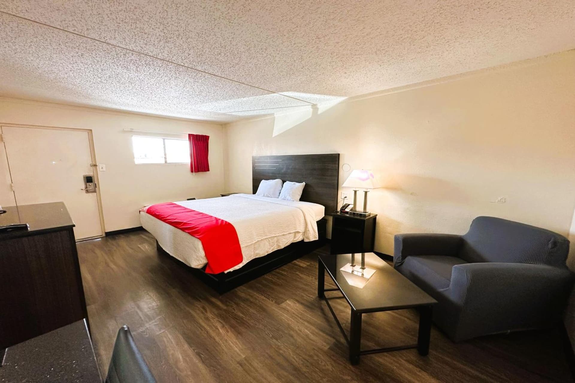 Oyo Hotel San Antonio Lackland AFB Seaworld Hwy 90 W property views in San Antonio, TX — gallery photo 3