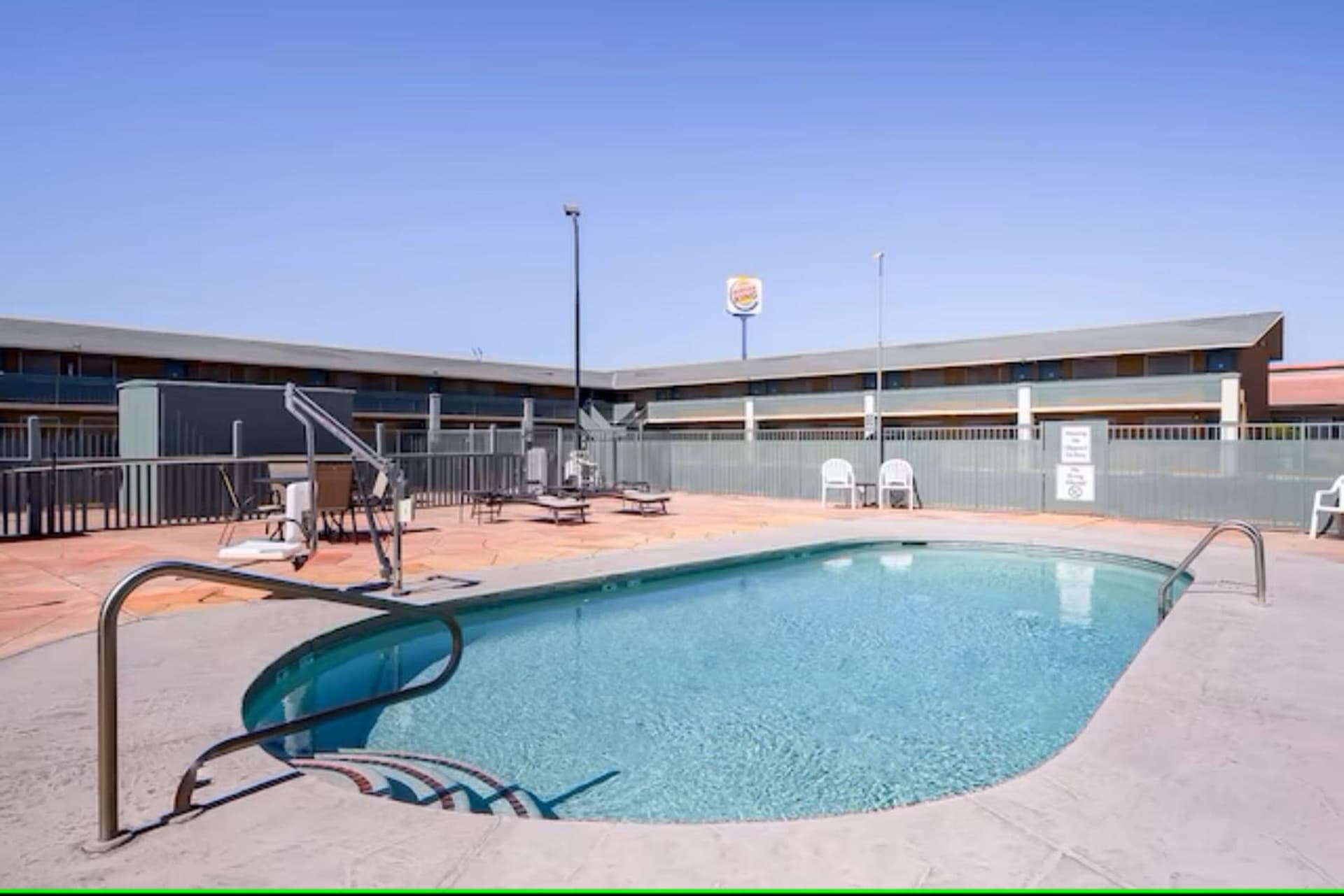 MHO Hotel Eloy Casa Grande near I-10 interior in Eloy, AZ — gallery photo 2