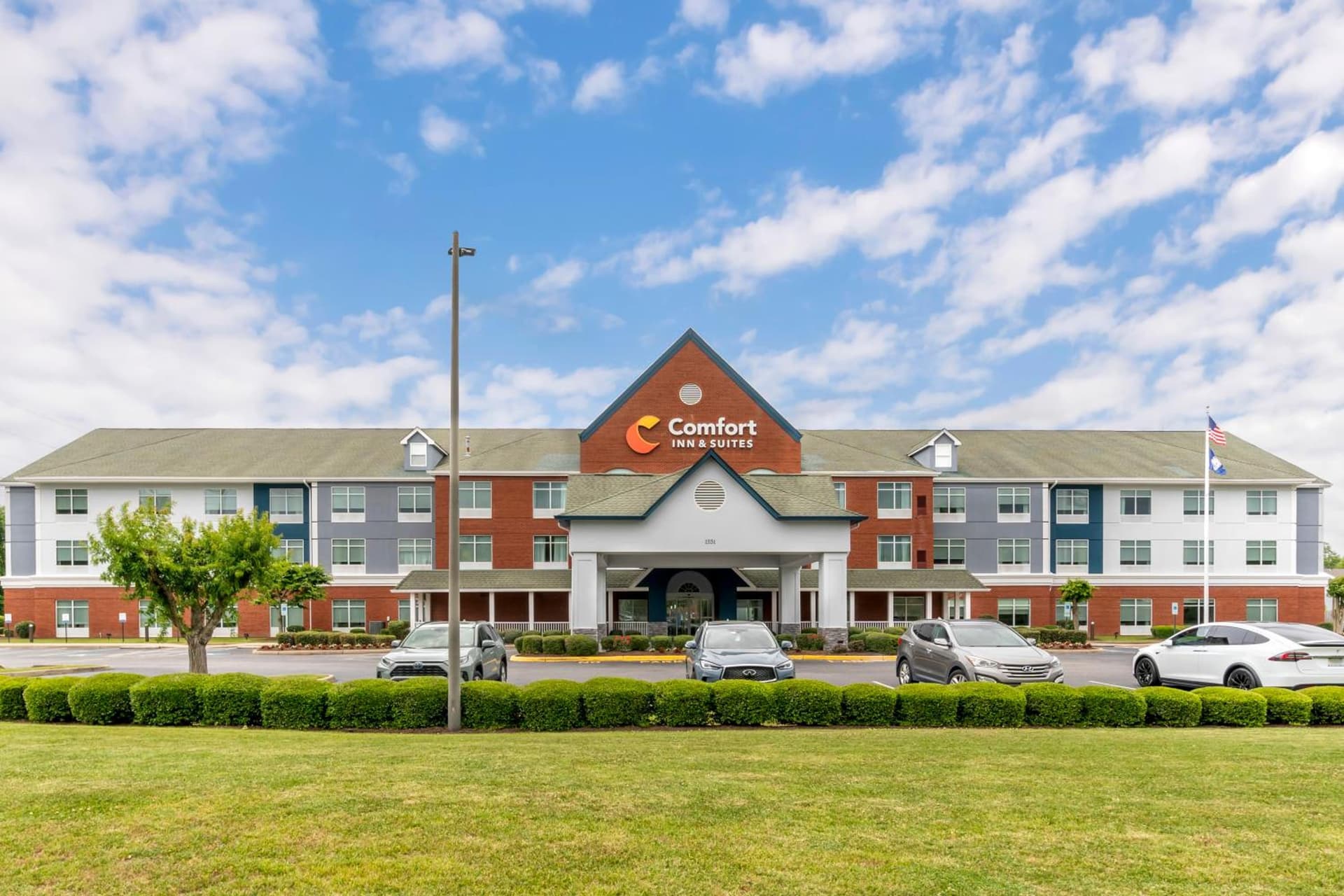 Comfort Inn & Suites Hampton near Coliseum — hotel in Hampton, Virginia