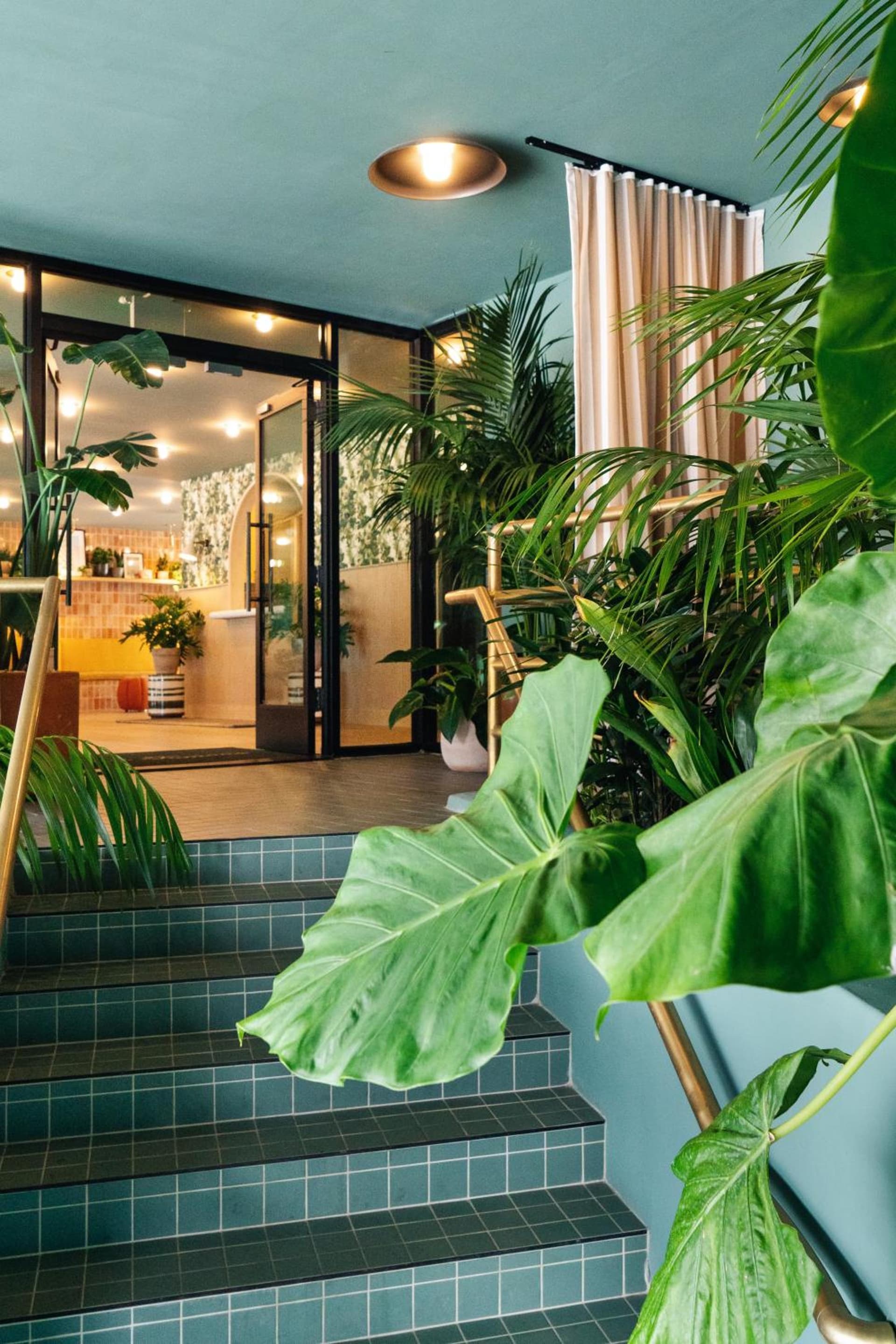 Palihotel Hollywood near Universal Studios property views in Los Angeles, CA — gallery photo 3