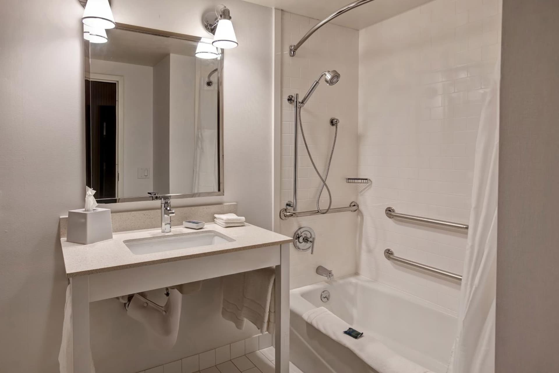 Four Points by Sheraton Peoria gallery photo in Peoria, IL — image 64