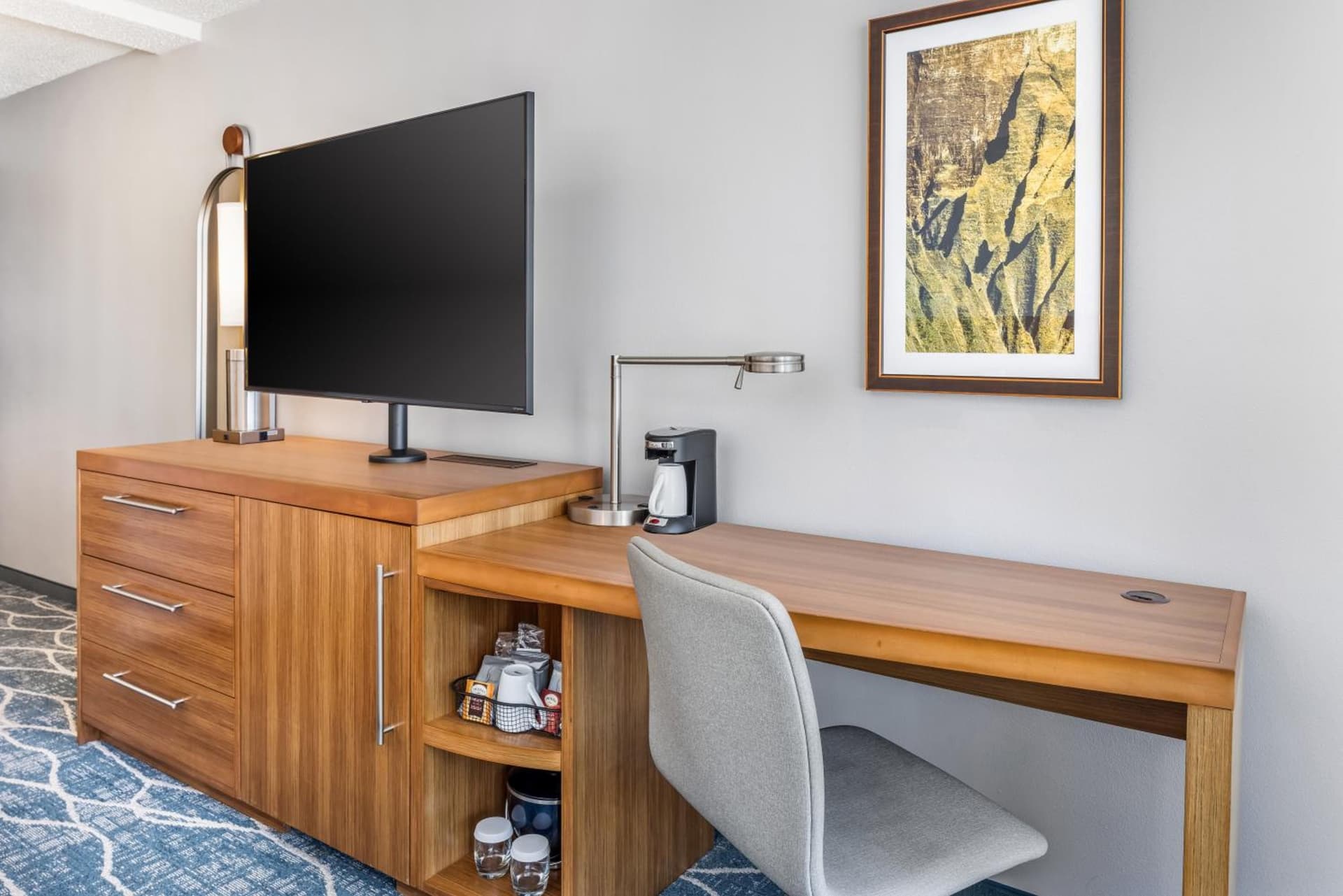 Hyatt Place Waikiki Beach gallery photo in Honolulu, HI — image 111