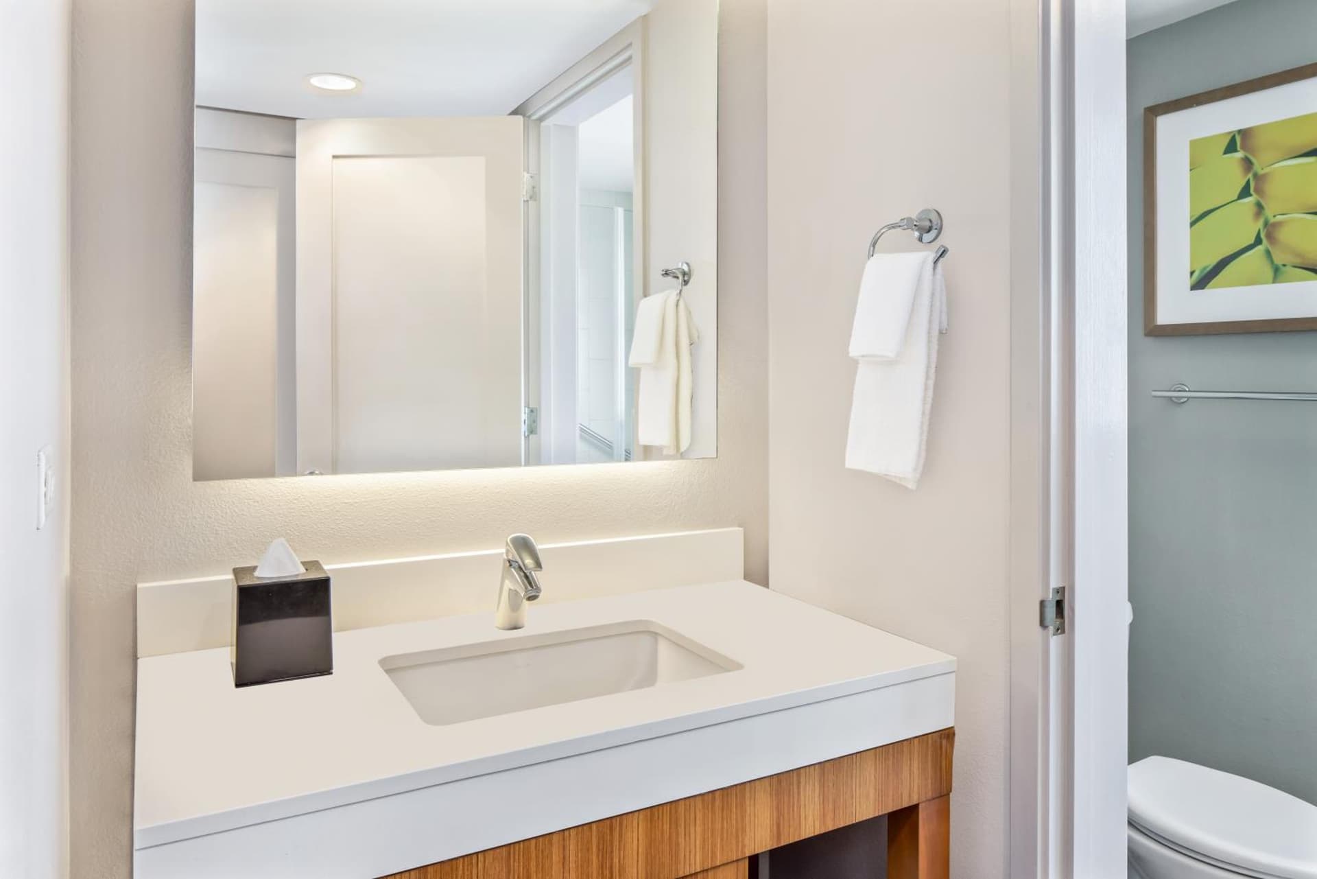 Hyatt Place Waikiki Beach gallery photo in Honolulu, HI — image 64