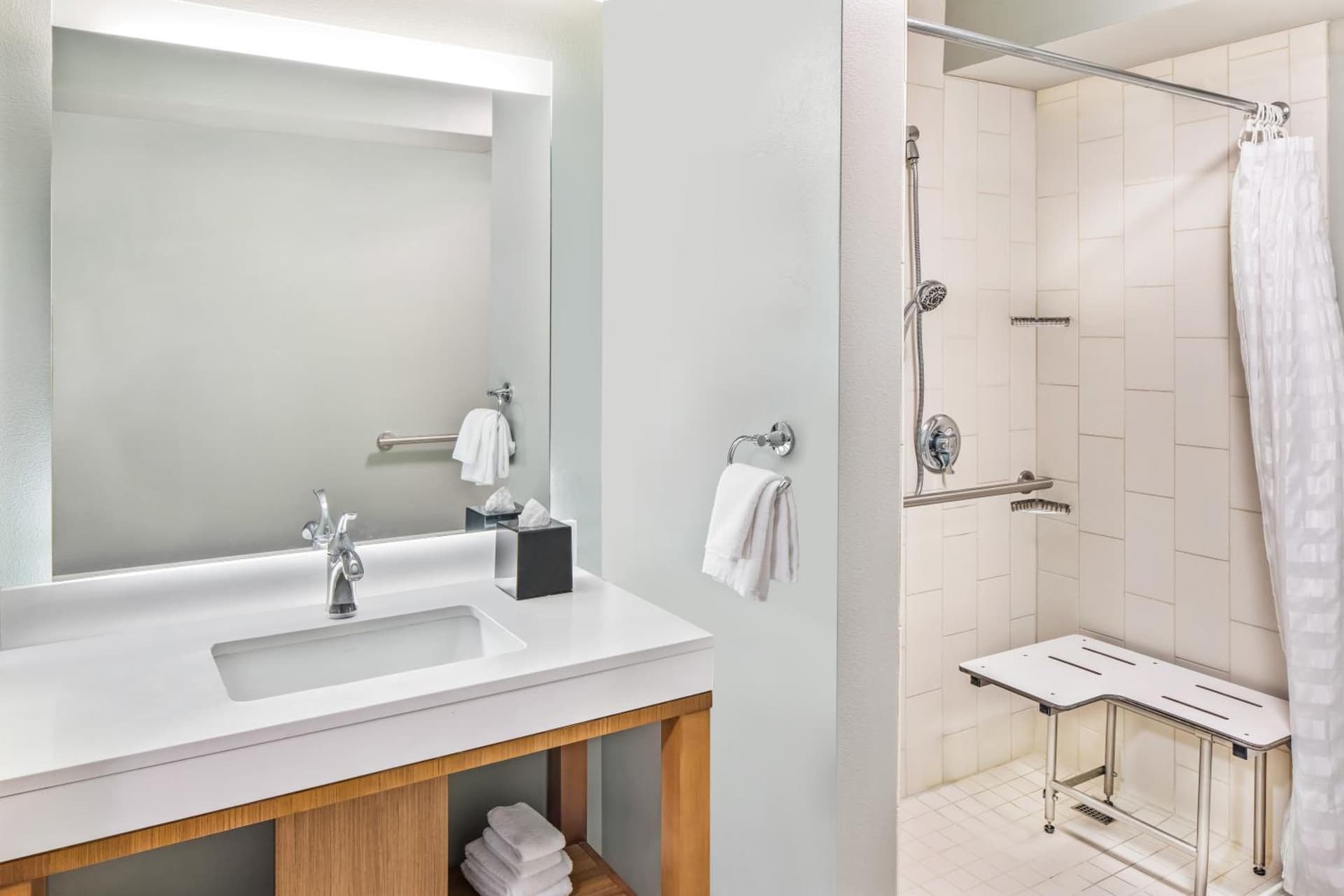 Hyatt Place Waikiki Beach gallery photo in Honolulu, HI — image 51