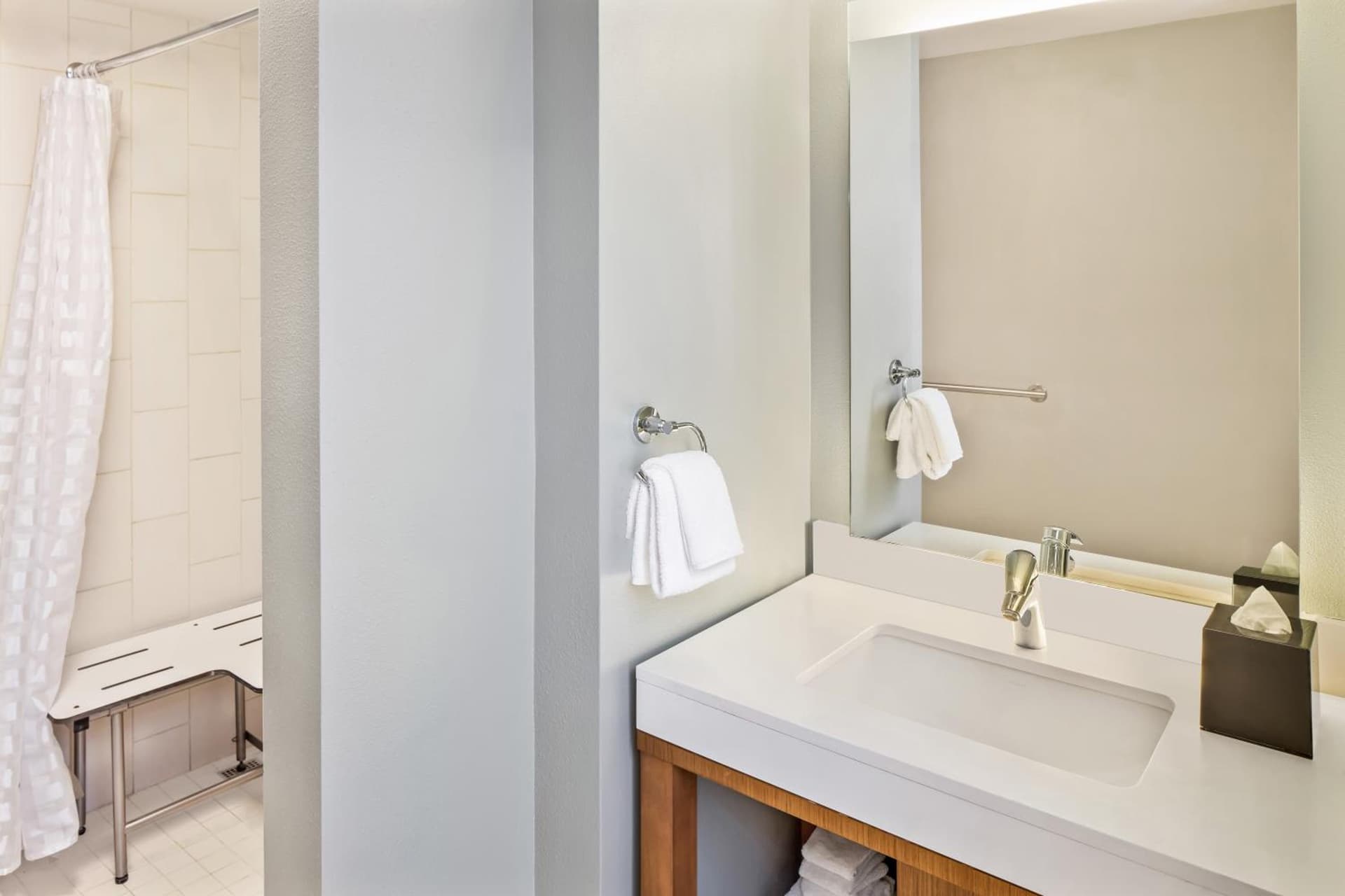 Hyatt Place Waikiki Beach gallery photo in Honolulu, HI — image 143
