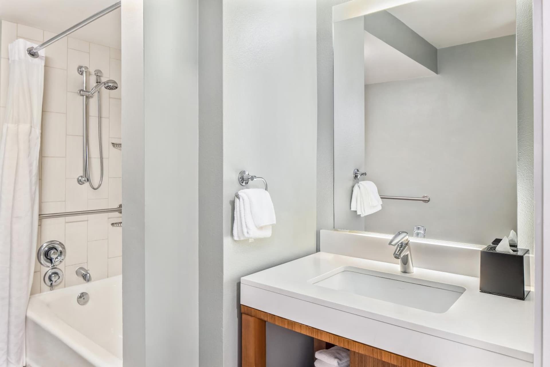 Hyatt Place Waikiki Beach gallery photo in Honolulu, HI — image 67