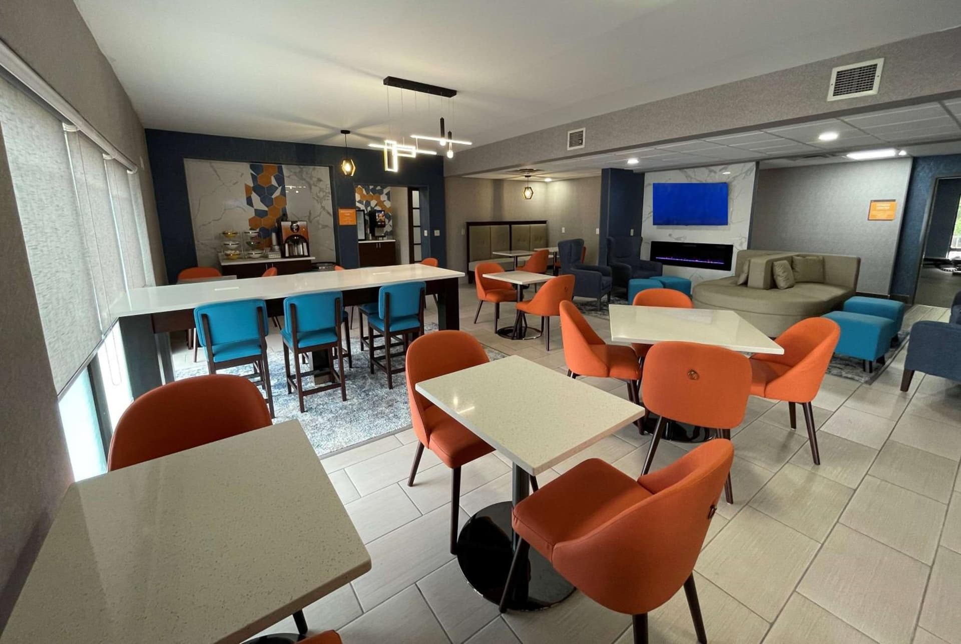La Quinta Inn & Suites by Wyndham Fayetteville I-95 gallery photo in Fayetteville, NC — image 25