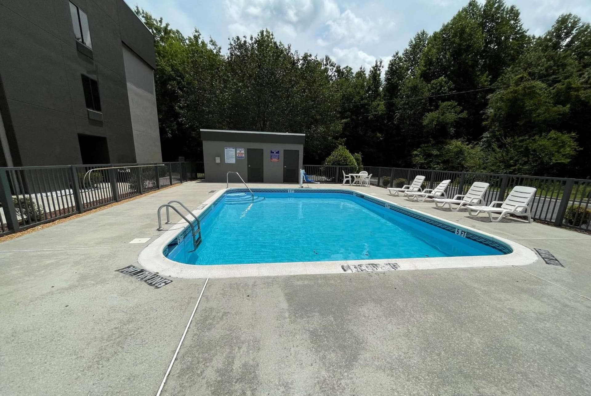 La Quinta Inn & Suites by Wyndham Fayetteville I-95 gallery photo in Fayetteville, NC — image 10