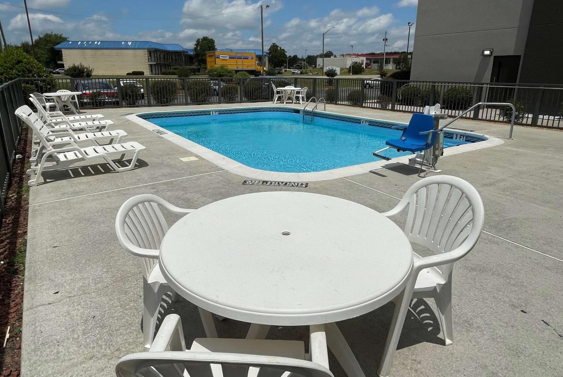 La Quinta Inn & Suites by Wyndham Fayetteville I-95 gallery photo in Fayetteville, NC — image 36