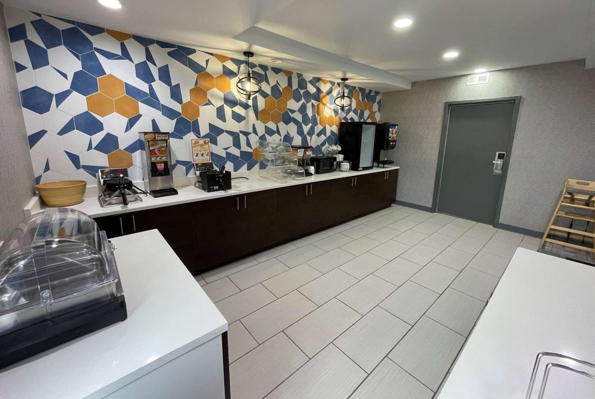 La Quinta Inn & Suites by Wyndham Fayetteville I-95 gallery photo in Fayetteville, NC — image 15