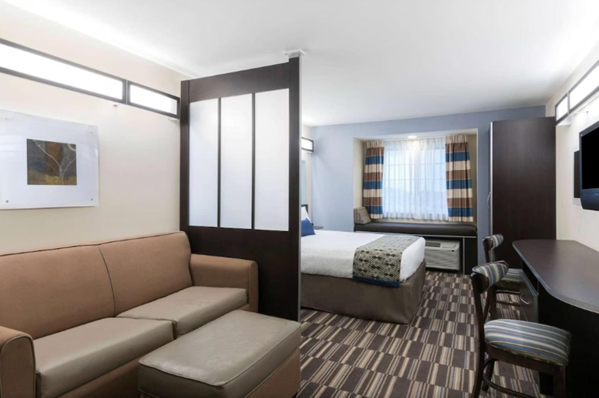 Microtel Inn and Suites Baton Rouge Airport gallery photo in Baton Rouge, LA — image 24