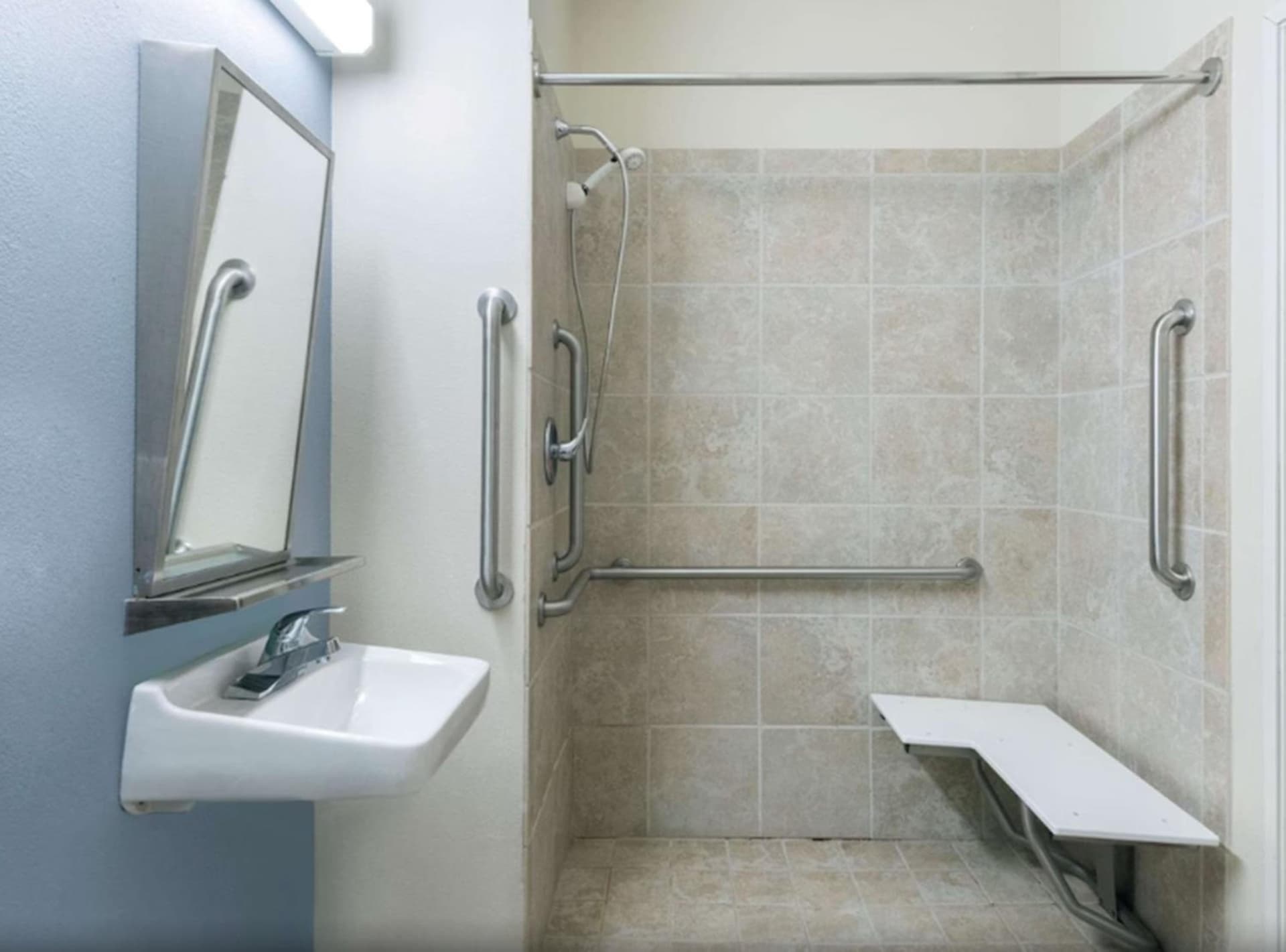 Microtel Inn and Suites Baton Rouge Airport gallery photo in Baton Rouge, LA — image 9