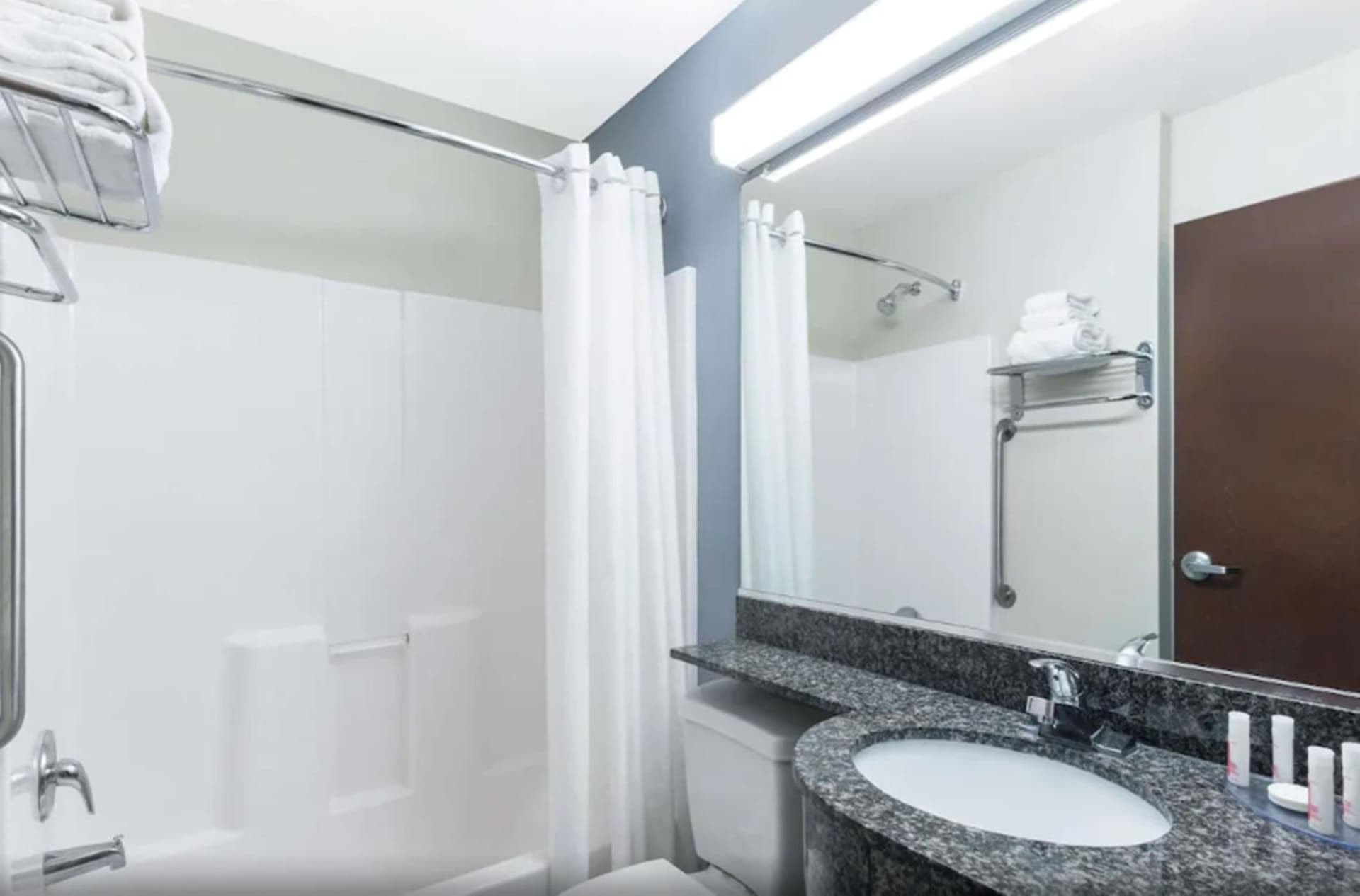 Microtel Inn and Suites Baton Rouge Airport gallery photo in Baton Rouge, LA — image 17