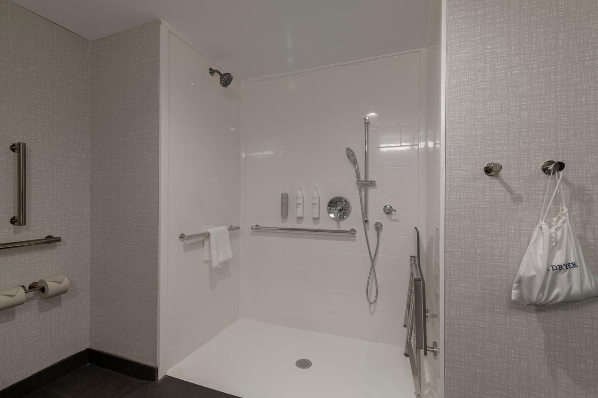 Hampton Inn Lincoln White Mountains gallery photo in Lincoln — image 11