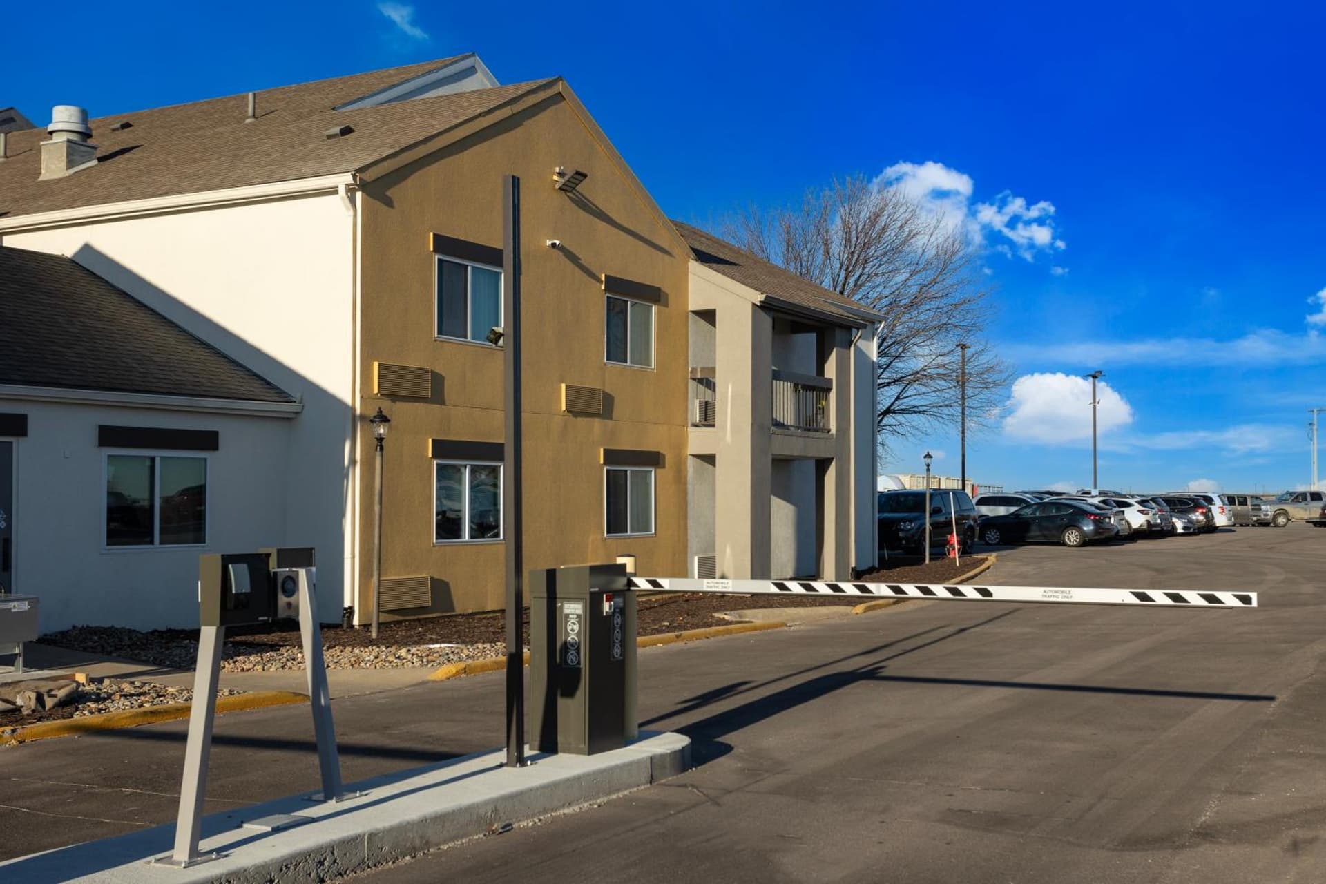 Orangewood Inn & Suites Kansas City Airport gallery photo in Kansas City, KS — image 21