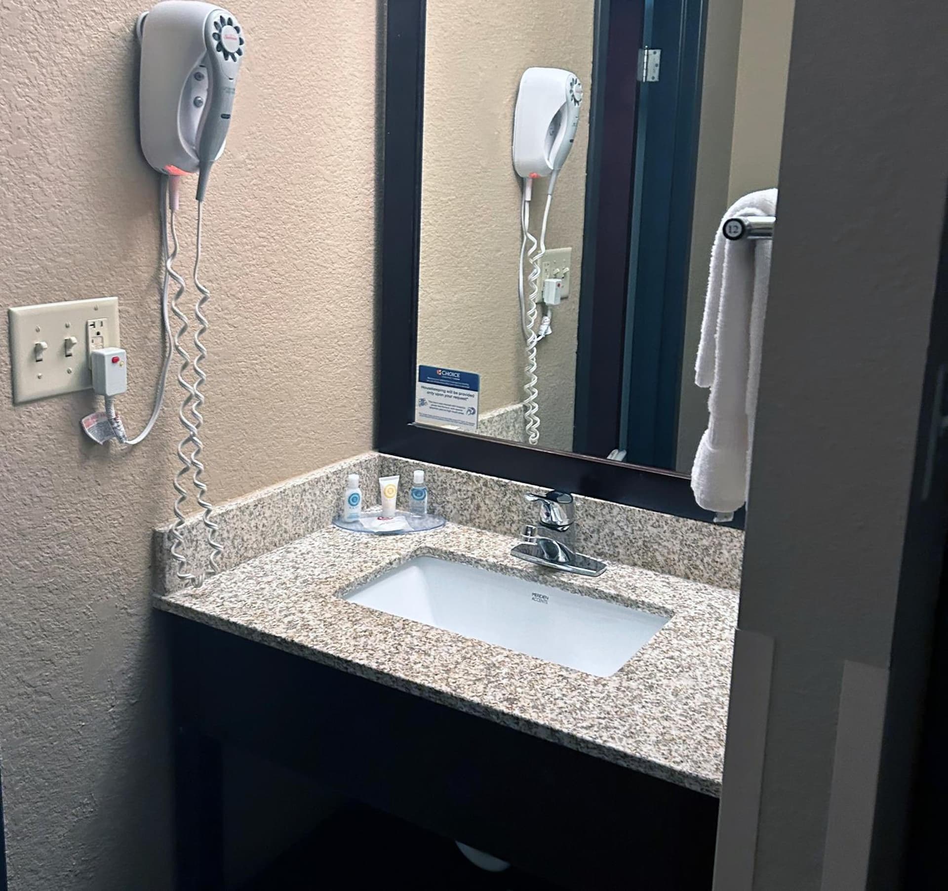 Comfort Inn & Suites Evansville Airport gallery photo in Evansville, IN — image 31