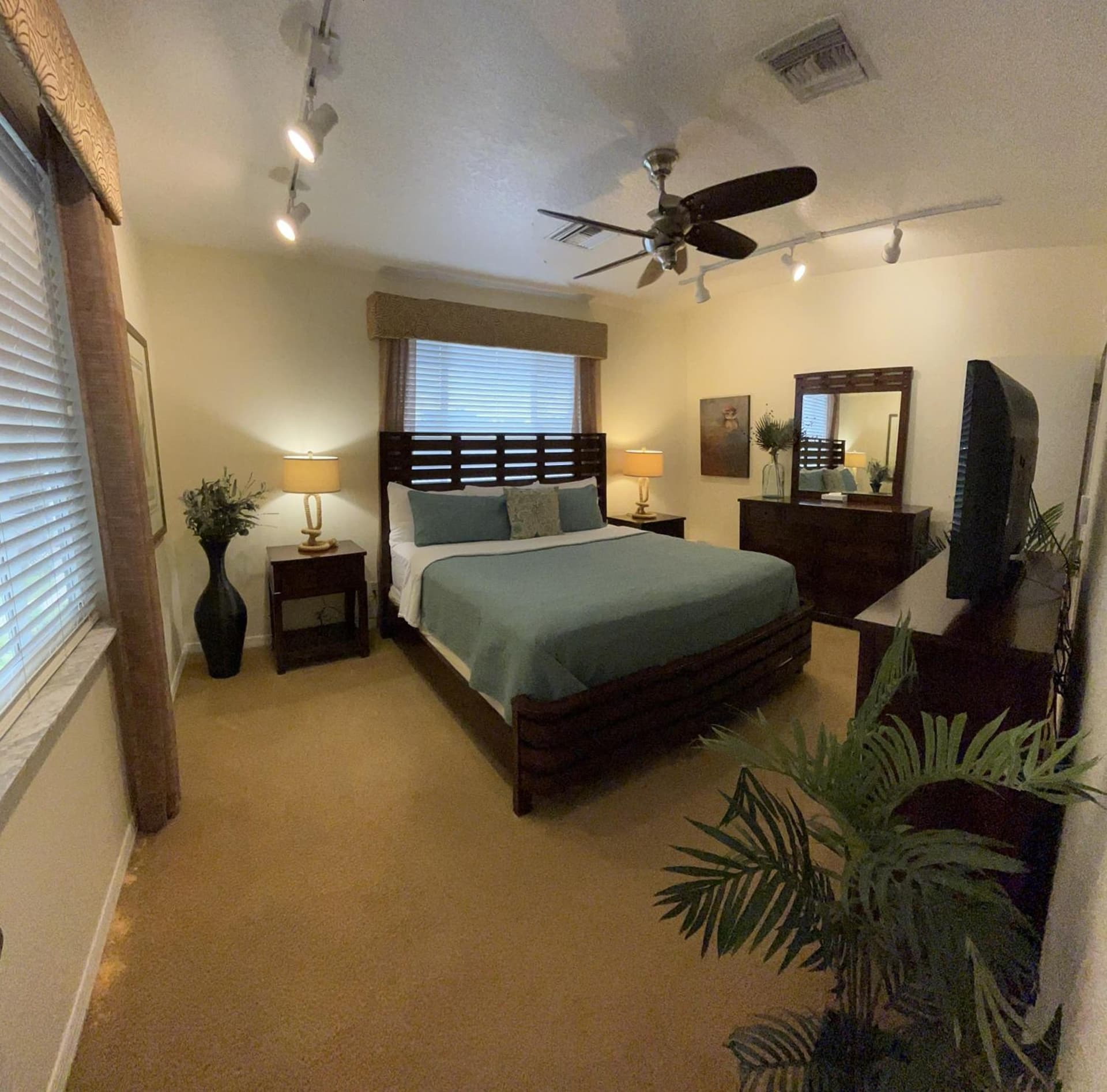 Hontoon Landing Resort & Marina interior in DeLand, FL — gallery photo 2