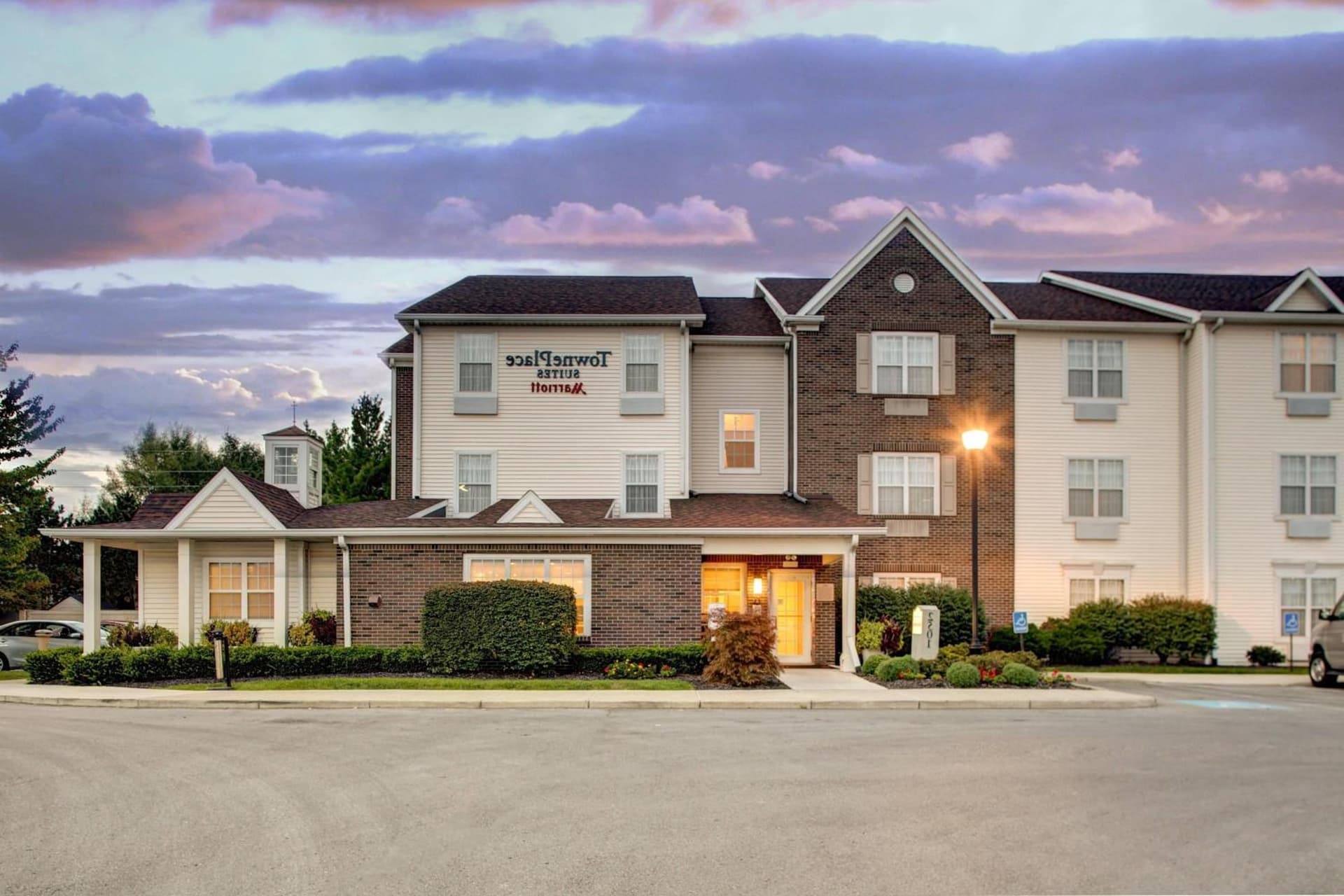 TownePlace Suites by Marriott Findlay interior in Findlay, OH — gallery photo 2