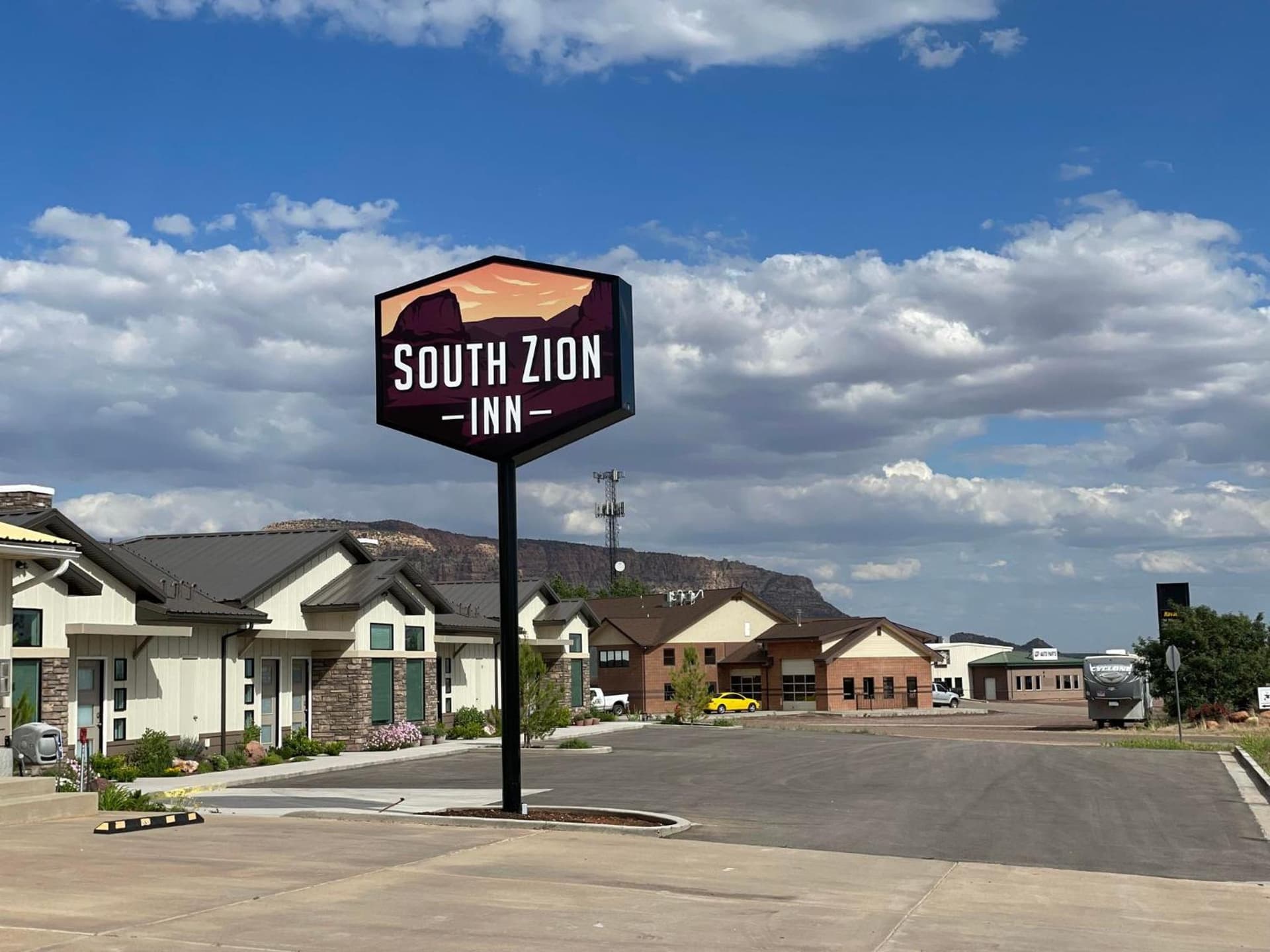 South Zion Inn and Suites interior in Hildale, UT — gallery photo 2