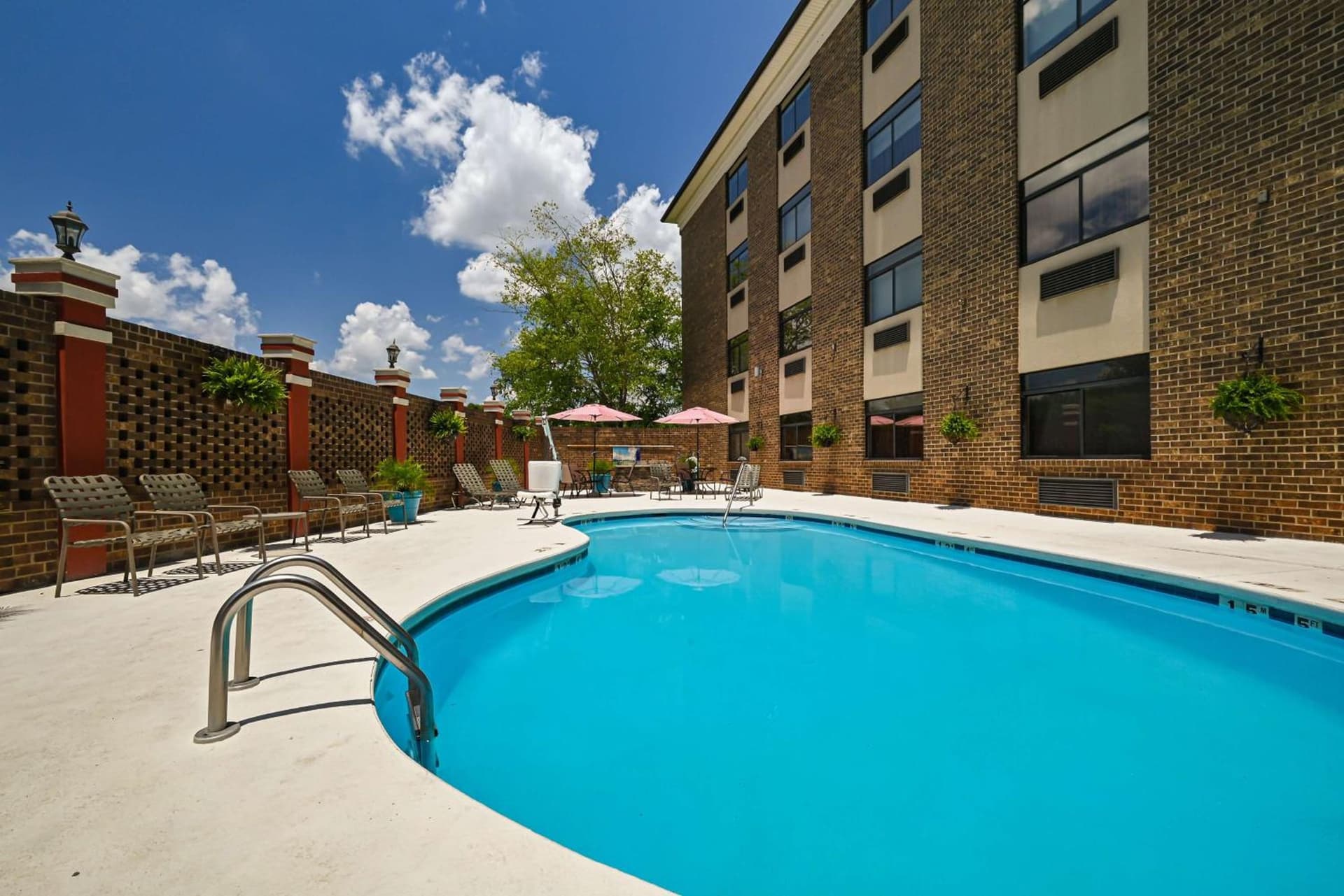 Best Western Plus Pineville-Charlotte South interior in Charlotte, NC — gallery photo 2