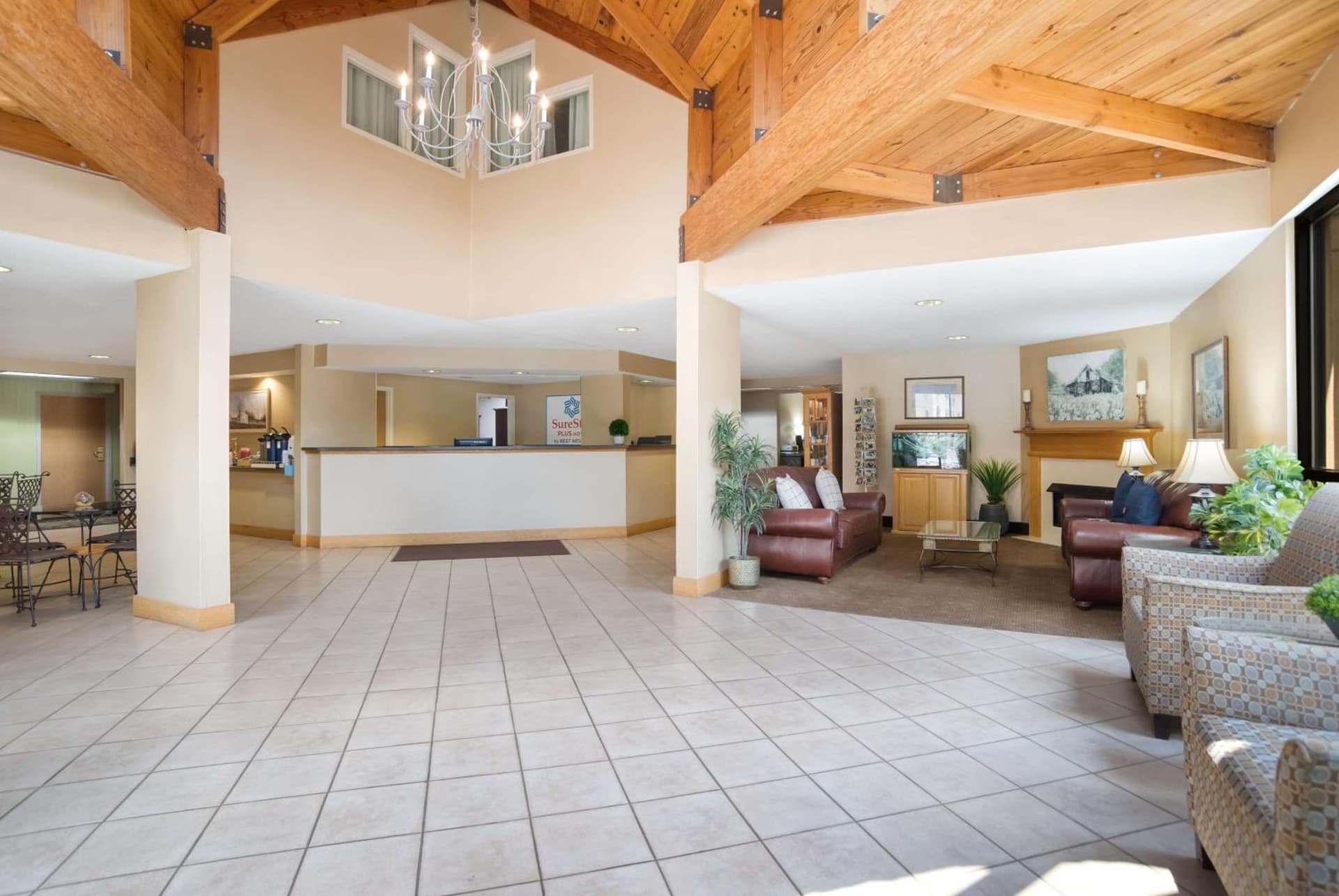 SureStay Plus by Best Western Elizabethtown Lancaster interior in Elizabethtown, PA — gallery photo 2
