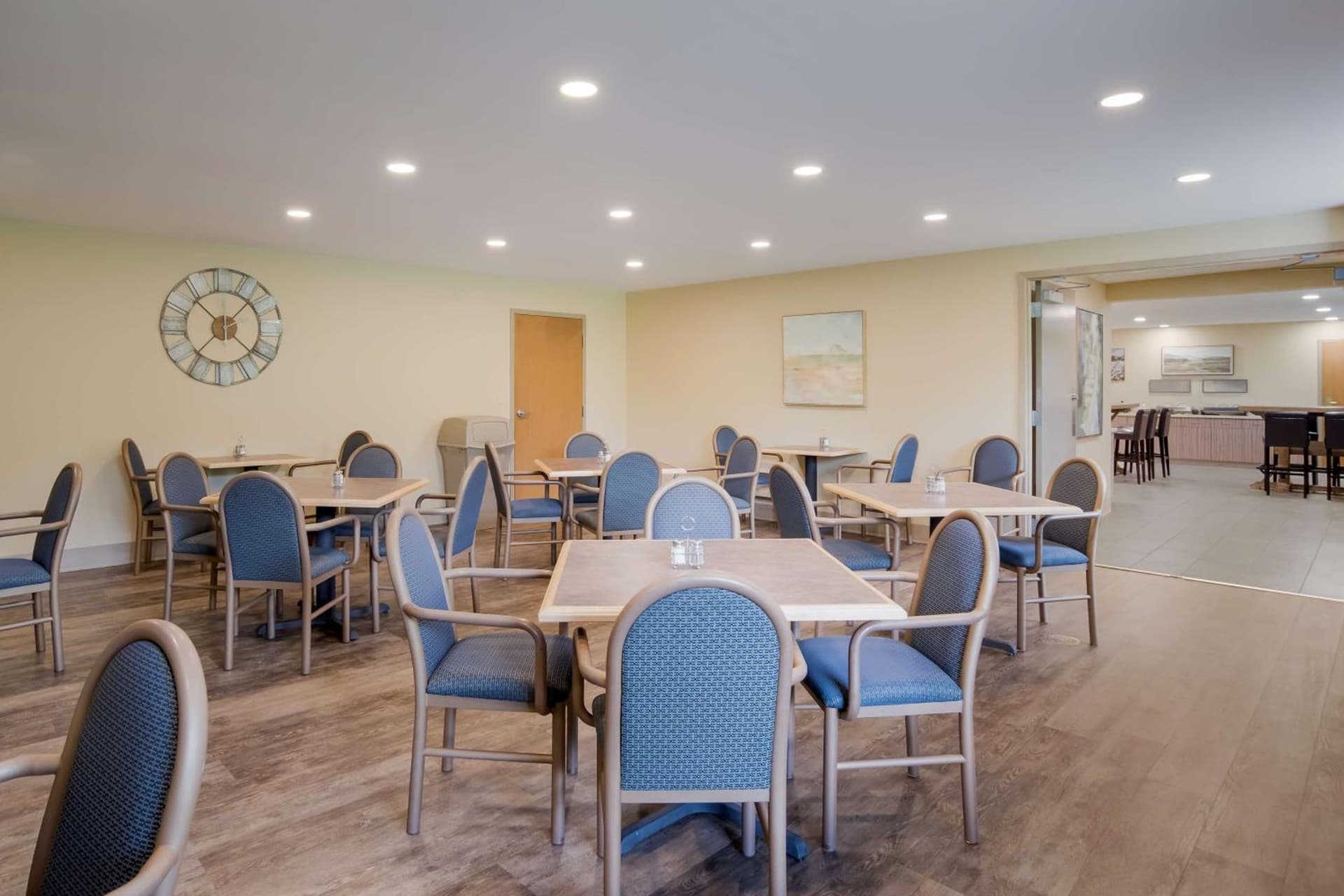 SureStay Plus by Best Western Elizabethtown Lancaster property views in Elizabethtown, PA — gallery photo 3