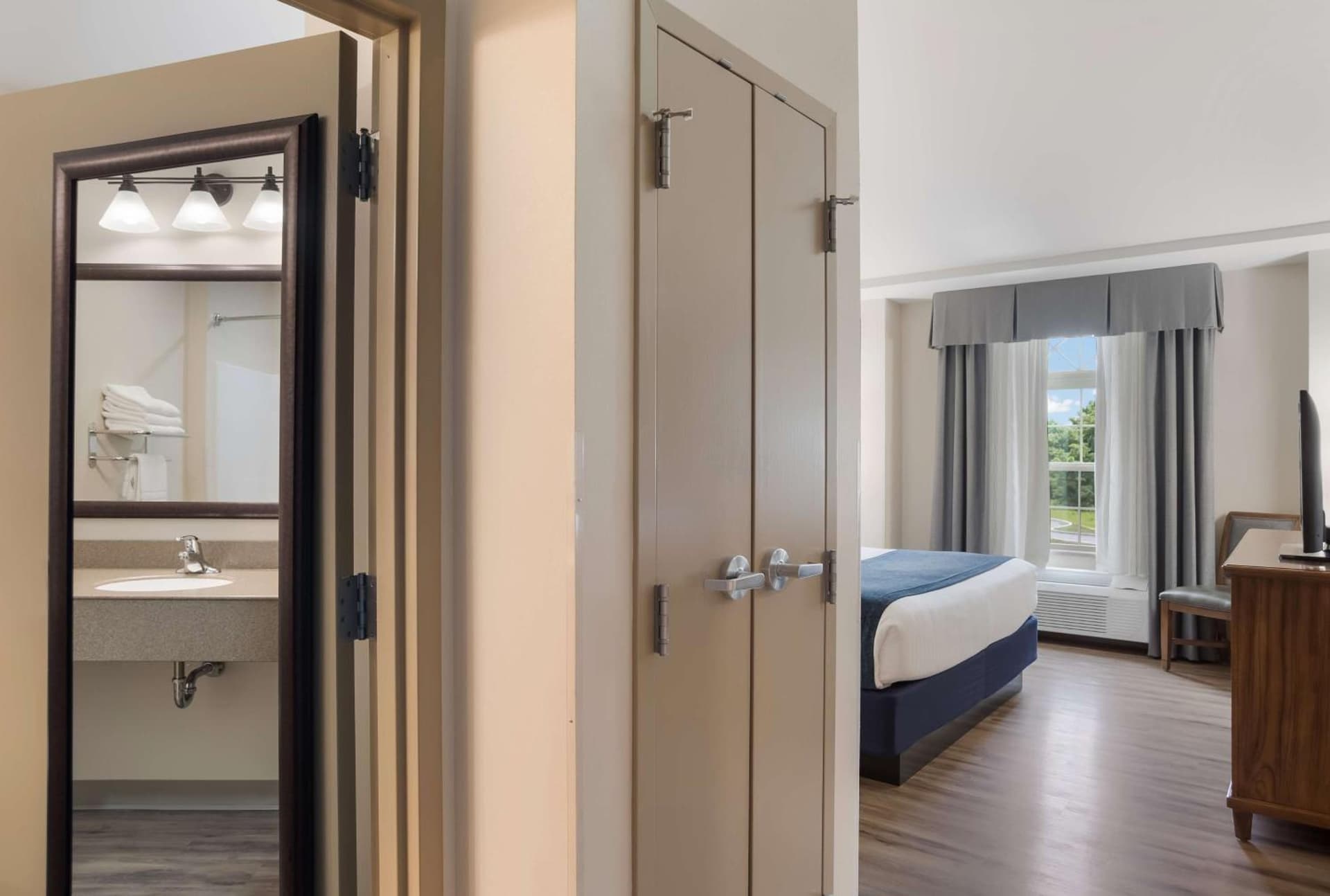 SureStay Plus by Best Western Elizabethtown Lancaster gallery photo in Elizabethtown, PA — image 17