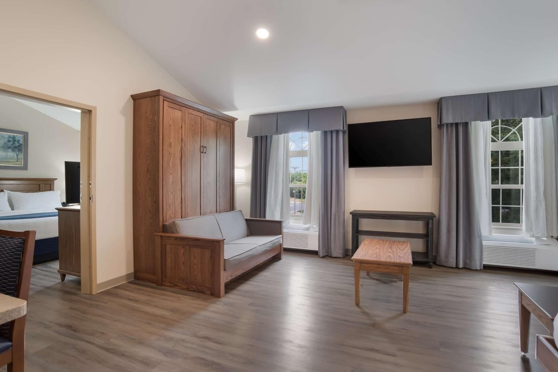 SureStay Plus by Best Western Elizabethtown Lancaster interior in Elizabethtown, PA — gallery photo 2