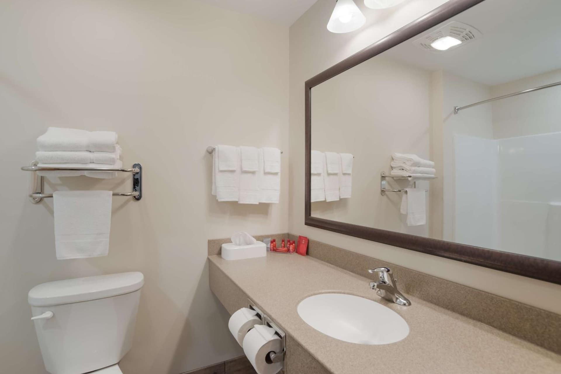 SureStay Plus by Best Western Elizabethtown Lancaster property views in Elizabethtown, PA — gallery photo 3