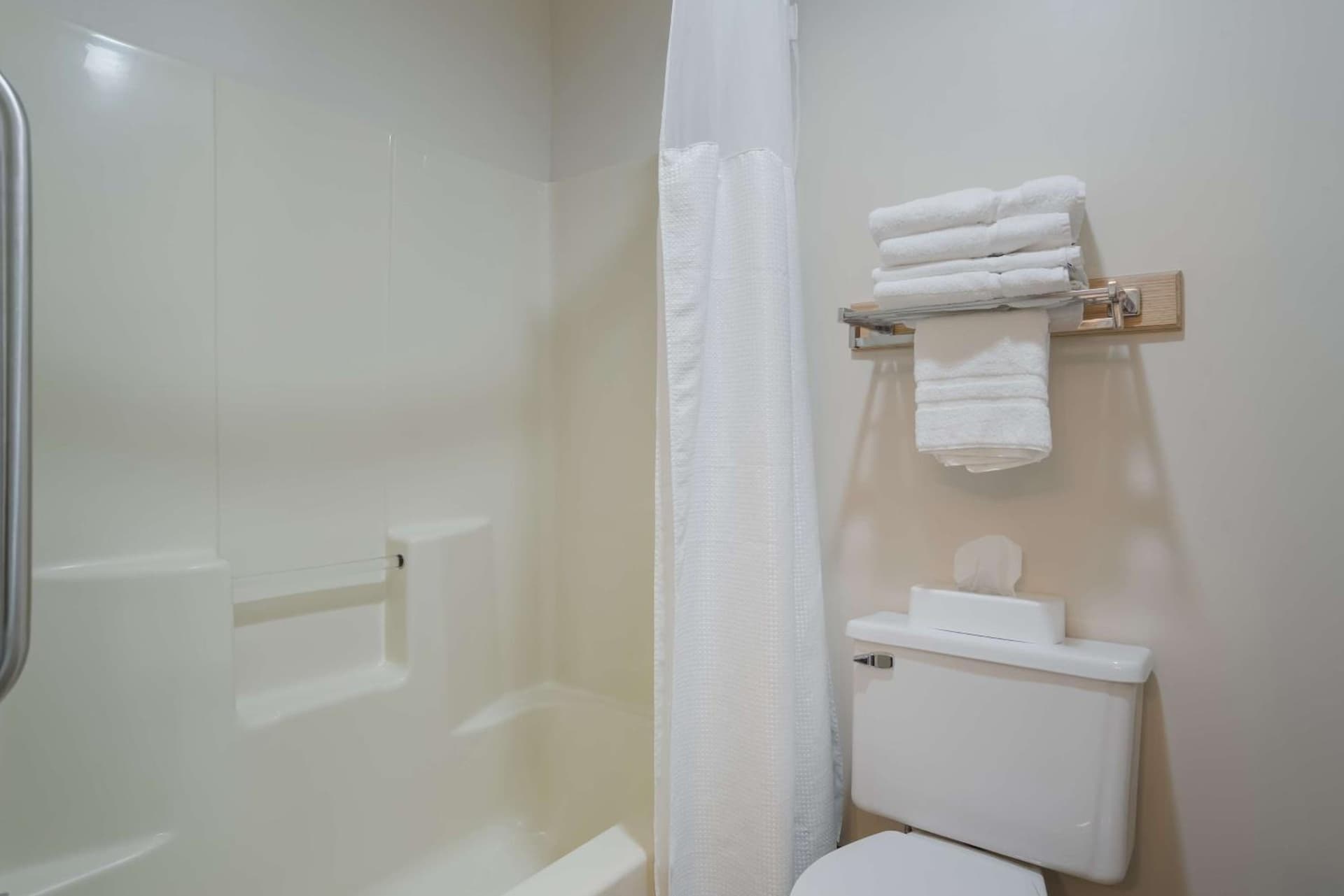 SureStay Plus by Best Western Elizabethtown Lancaster gallery photo in Elizabethtown, PA — image 24