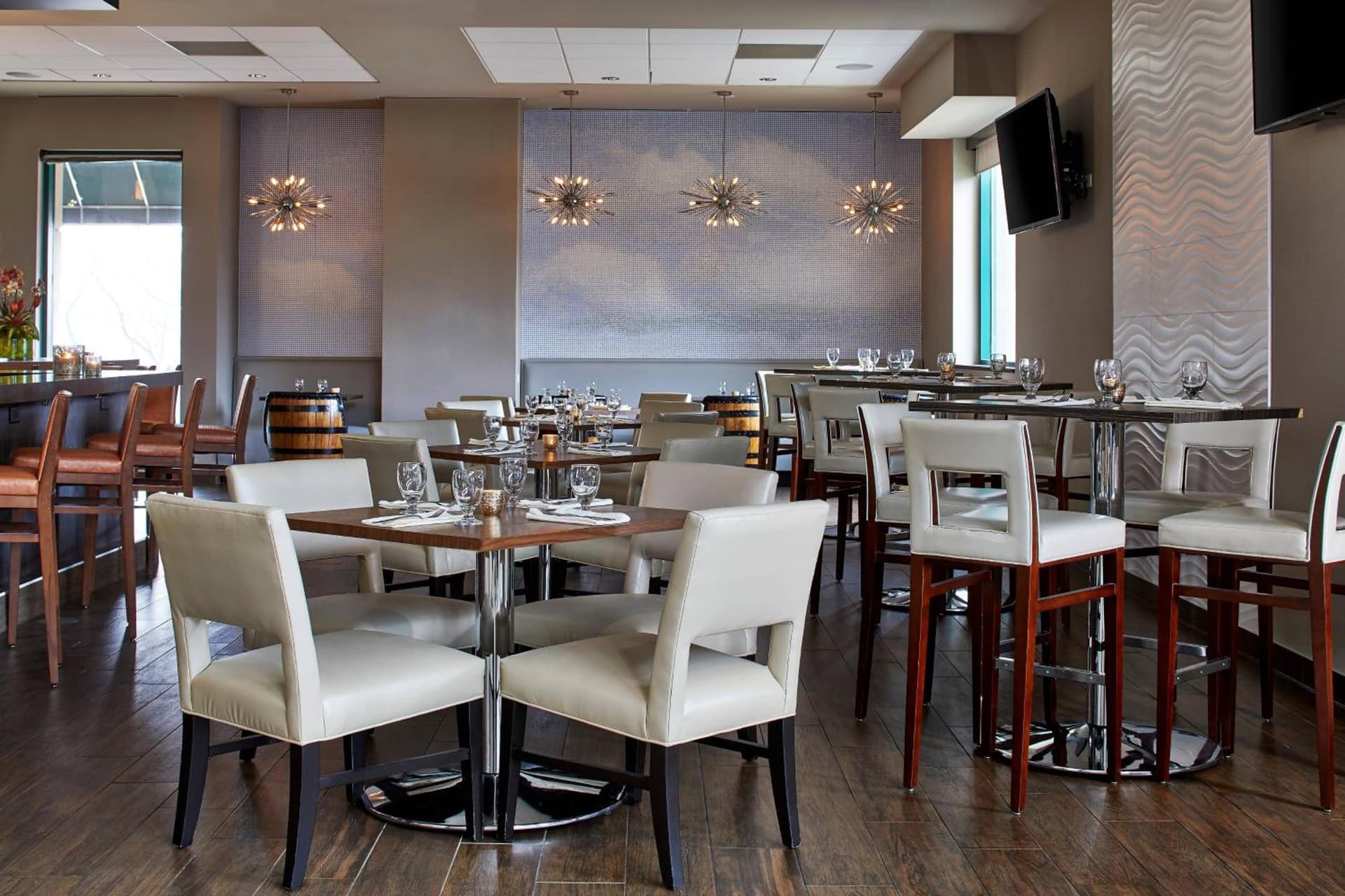 Renaissance Chicago Glenview Suites Hotel gallery photo in Glenview, IL — image 37