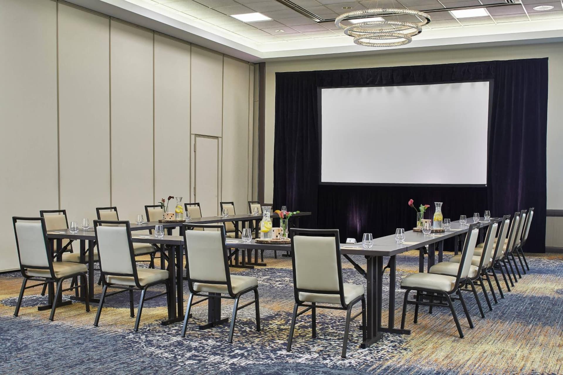 Renaissance Chicago Glenview Suites Hotel gallery photo in Glenview, IL — image 33