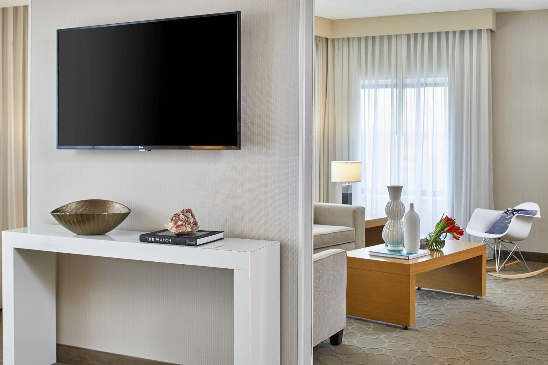 Renaissance Chicago Glenview Suites Hotel gallery photo in Glenview, IL — image 47