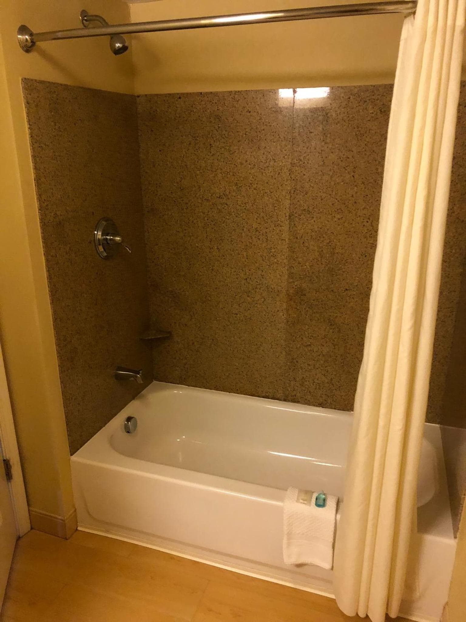 MainStay Suites Jacksonville near Camp Lejeune gallery photo in Jacksonville, NC — image 34