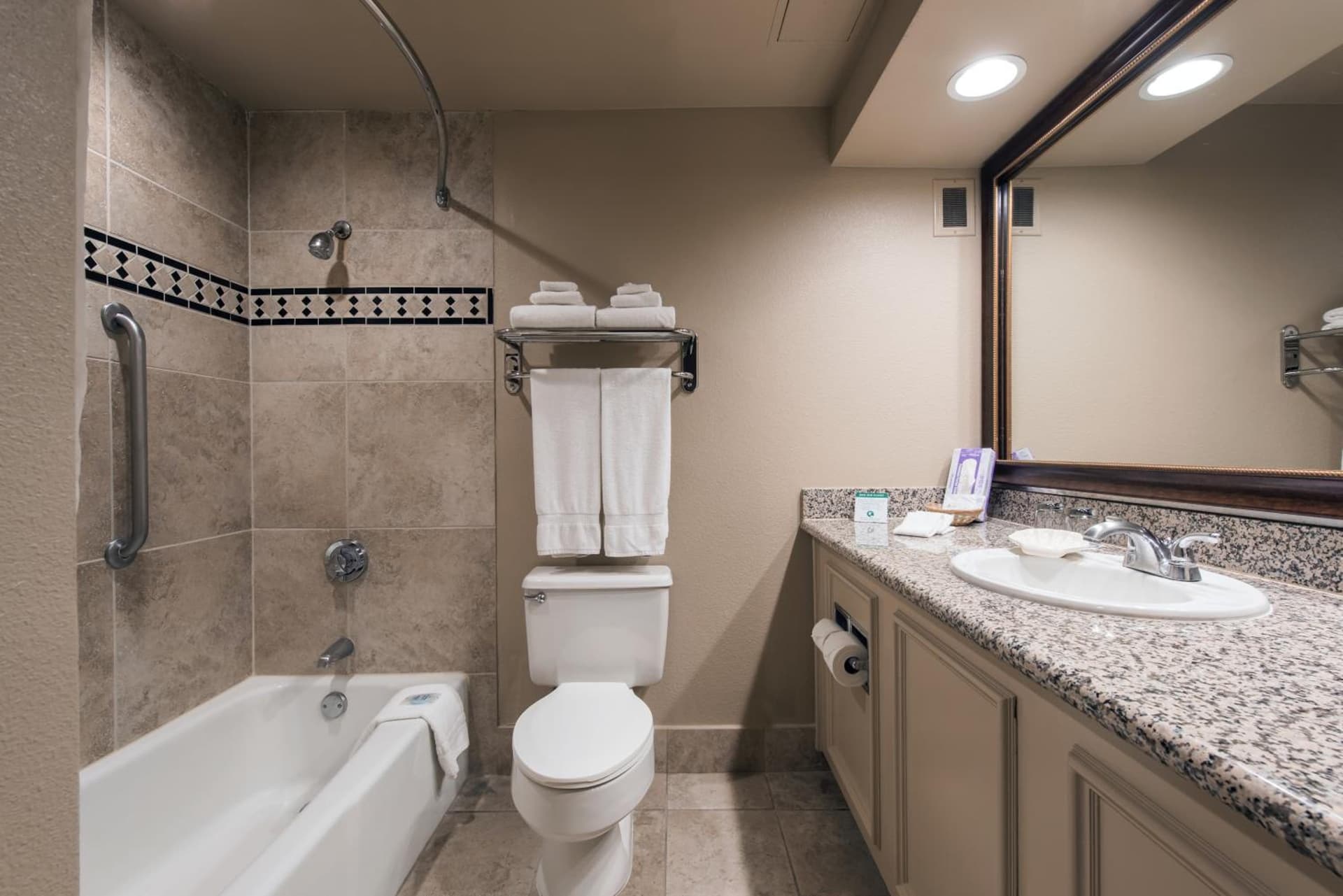 Grand Vista Hotel interior in Simi Valley, CA — gallery photo 2