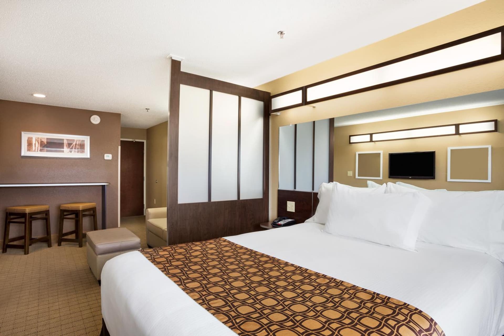 Microtel Inn & Suites by Wyndham Cambridge gallery photo in Cambridge, OH — image 4