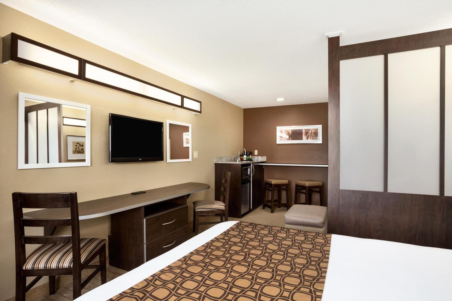Microtel Inn & Suites by Wyndham Cambridge gallery photo in Cambridge, OH — image 16