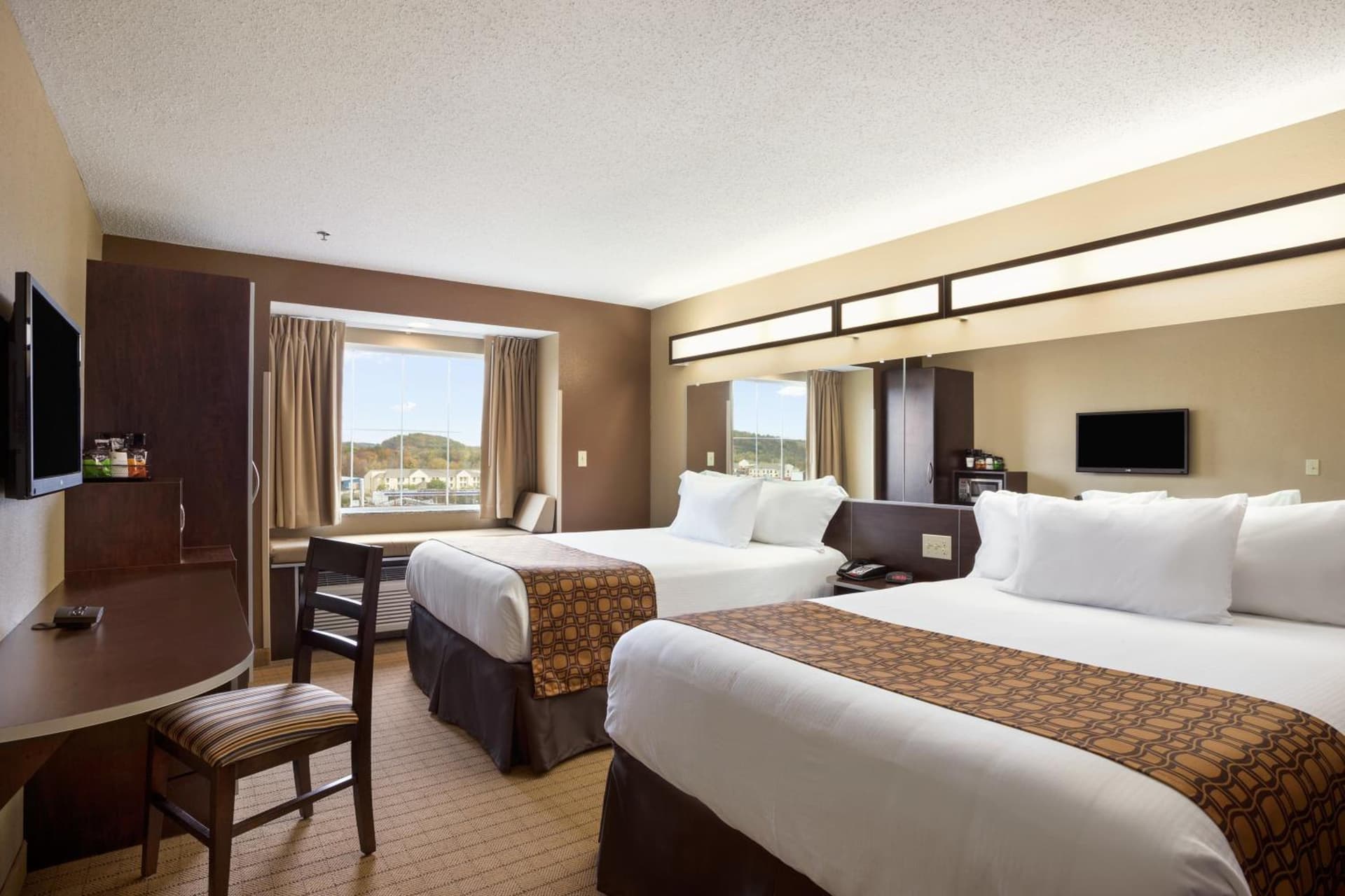 Microtel Inn & Suites by Wyndham Cambridge gallery photo in Cambridge, OH — image 12