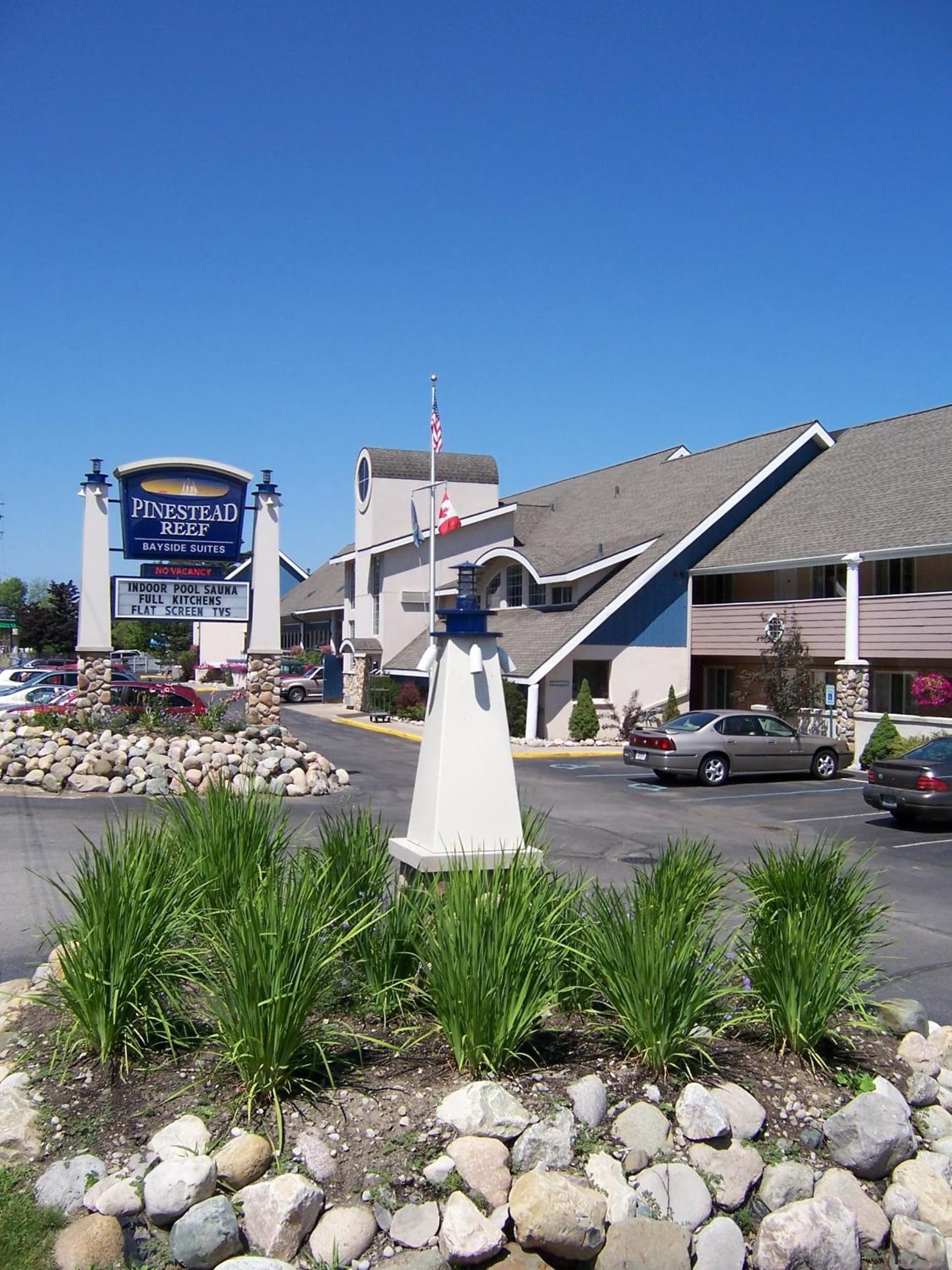 Pinestead Reef Resort featured exterior or lobby in Traverse City, MI — similar hotel