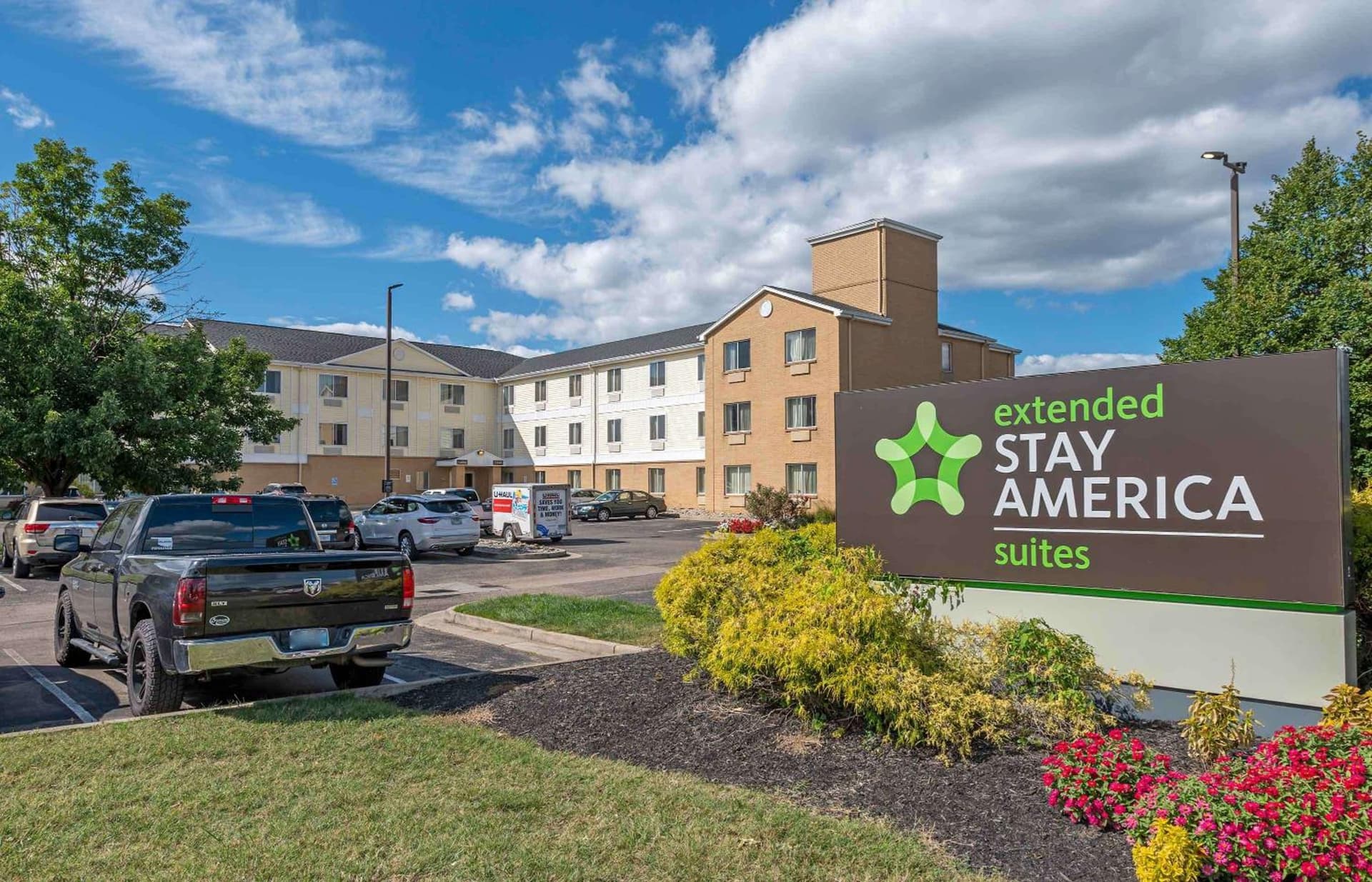 Extended Stay America Suites - Cincinnati - Blue Ash - Kenwood Road featured exterior or lobby in Blue Ash, OH — similar hotel