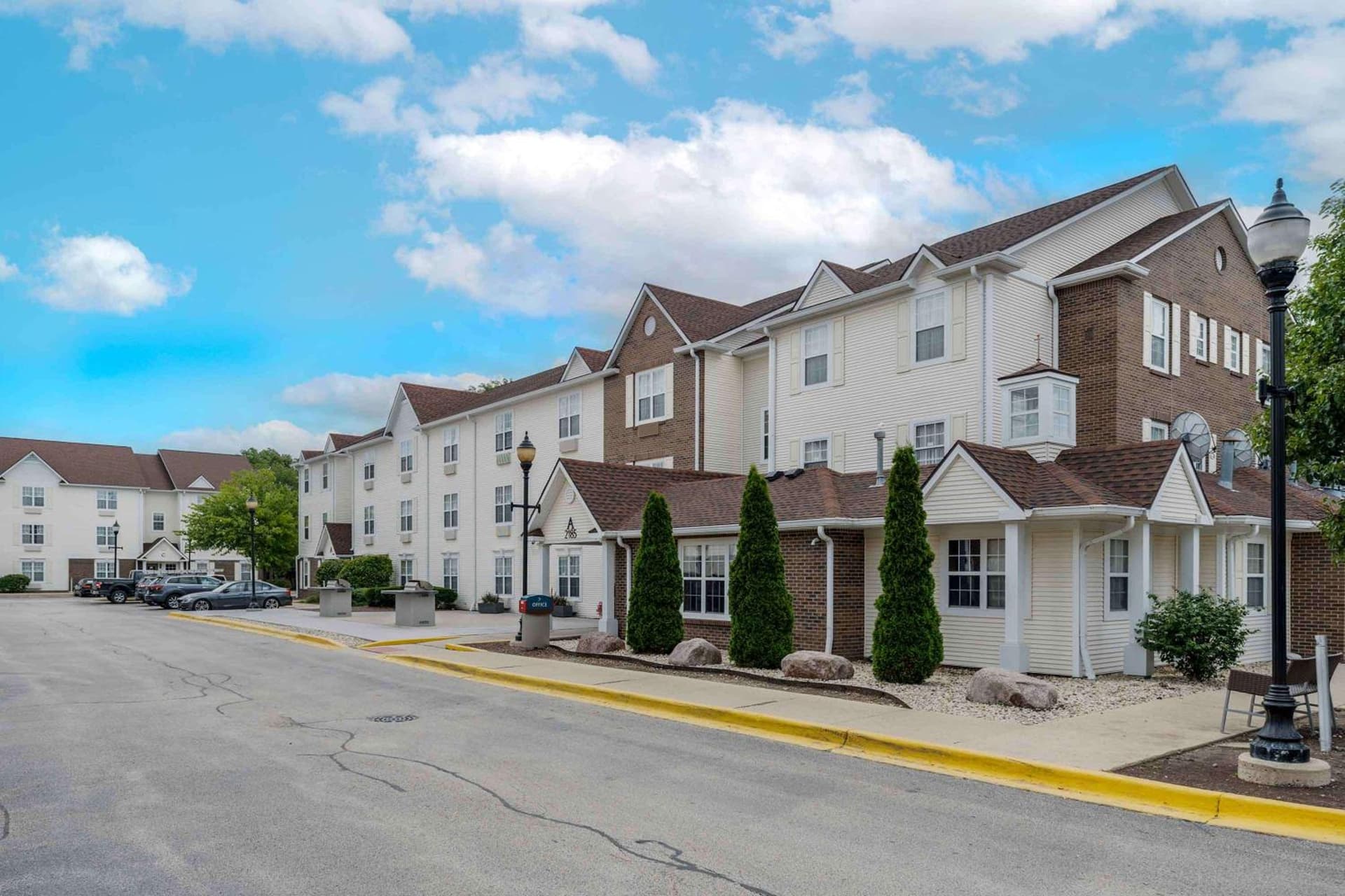 Extended Stay America Suites - Chicago - Elgin - West Dundee featured exterior or lobby in West Dundee, IL — similar hotel