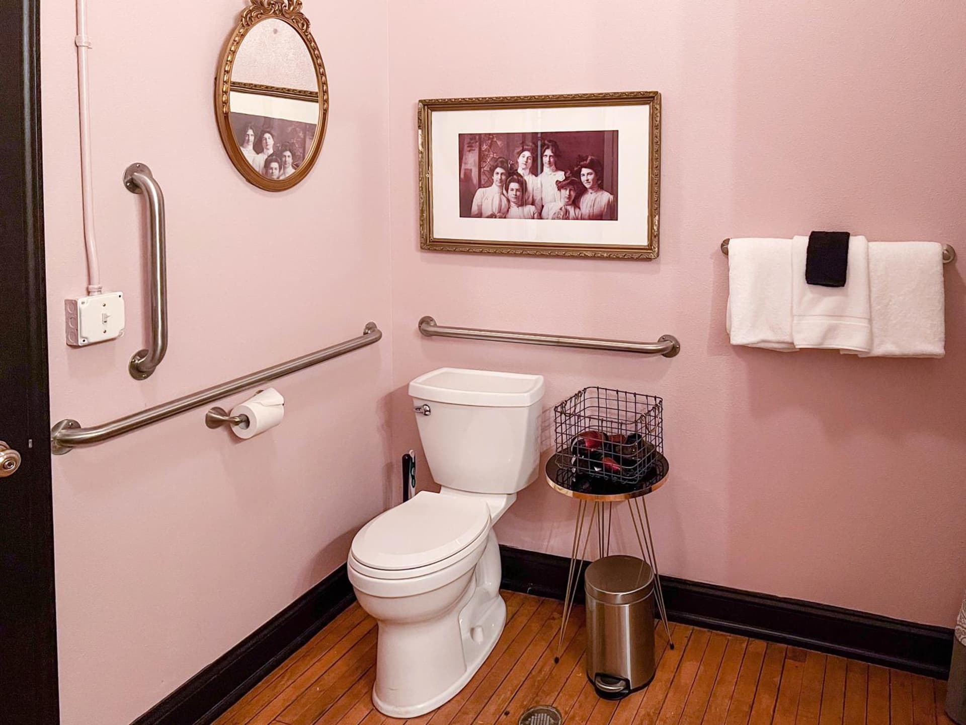 The Oliver Inn gallery photo in Duluth, MN — image 82